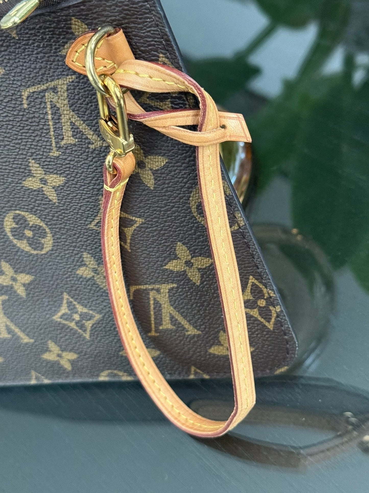 Neverfull MM/GM Pouch in beige 🗓️ Year: 2016