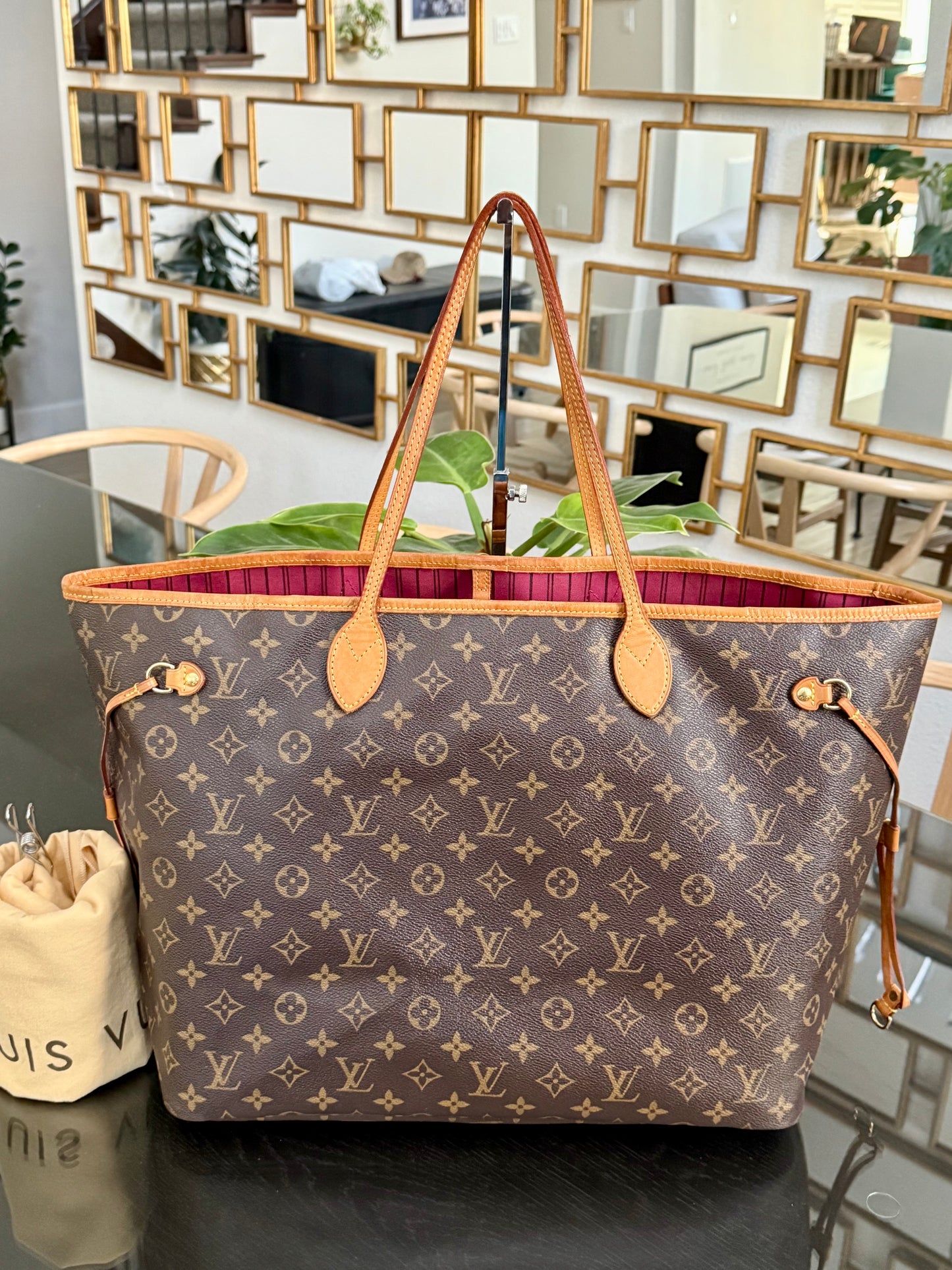 Neverfull GM in Peony with Dustbag 🗓️ Year: 2016
