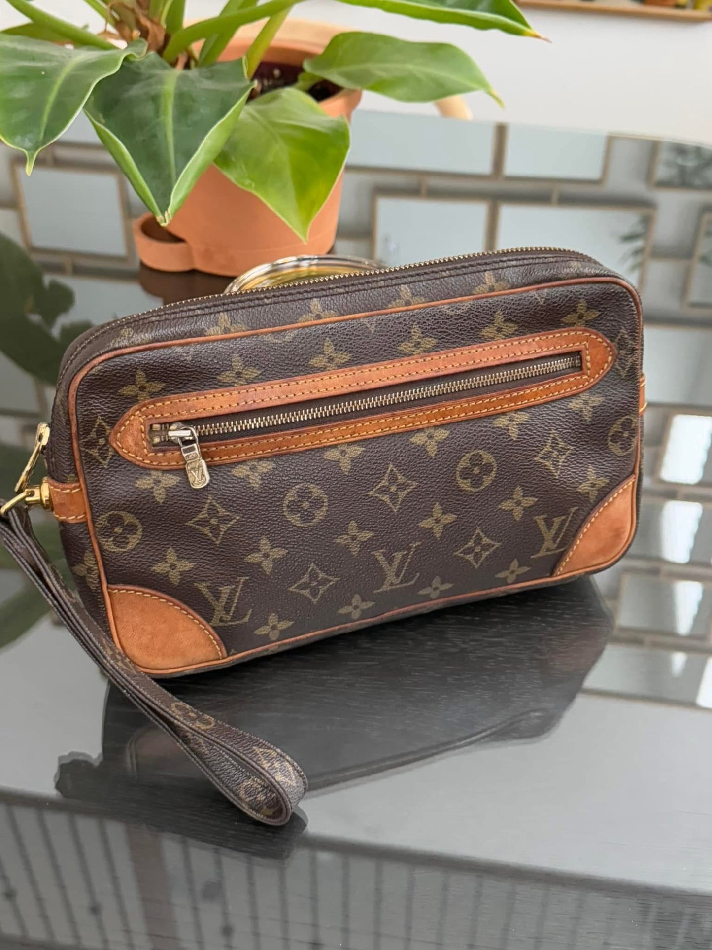 Marley Dragonne Clutch
๐๏ธ Year: 1986