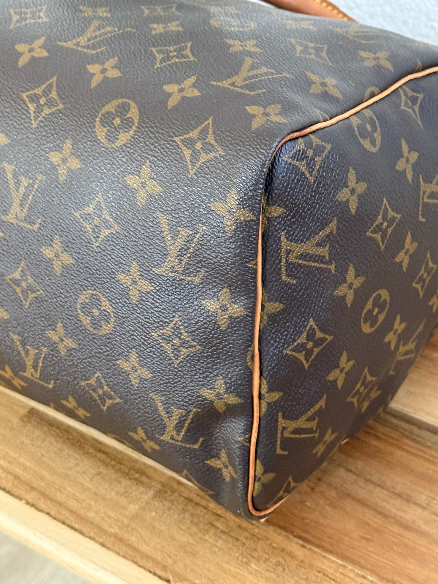 Speedy 30 with π Lock & Key - π
Year: 1994