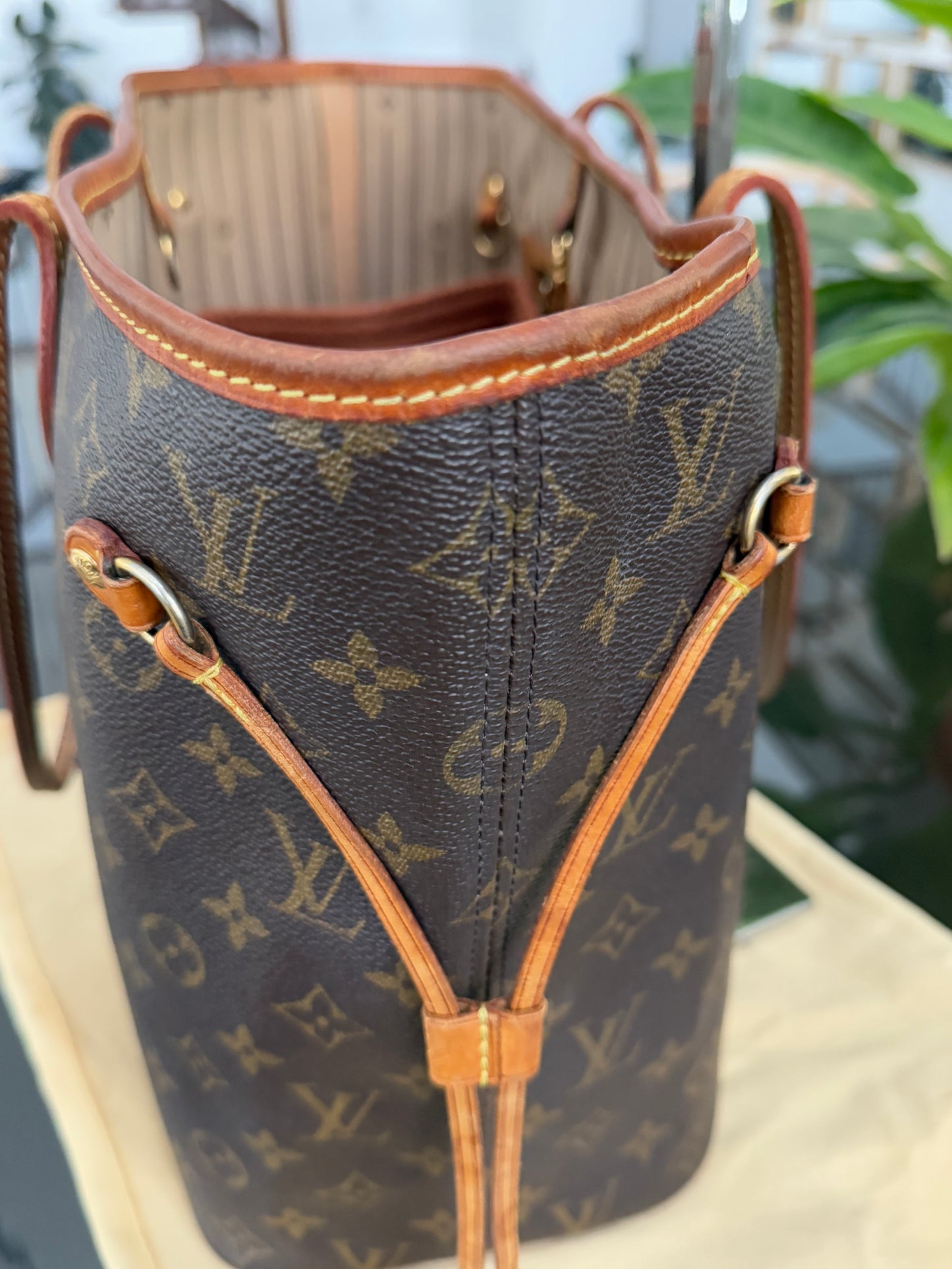 Neverfull MM with Dustbag -🗓️ Year: 2008