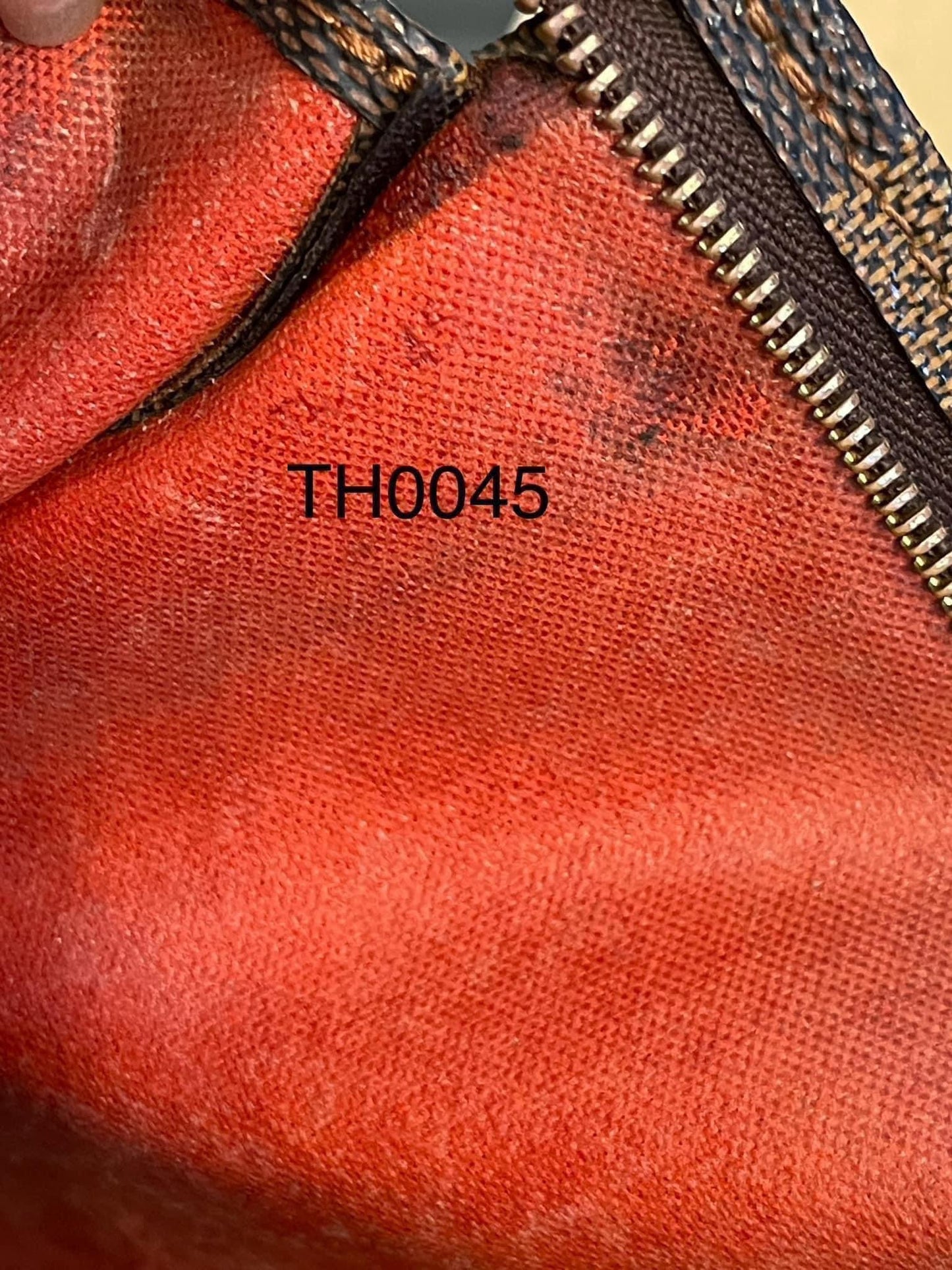 Toiletry 26 in DE with Dustbag - Year: 2005