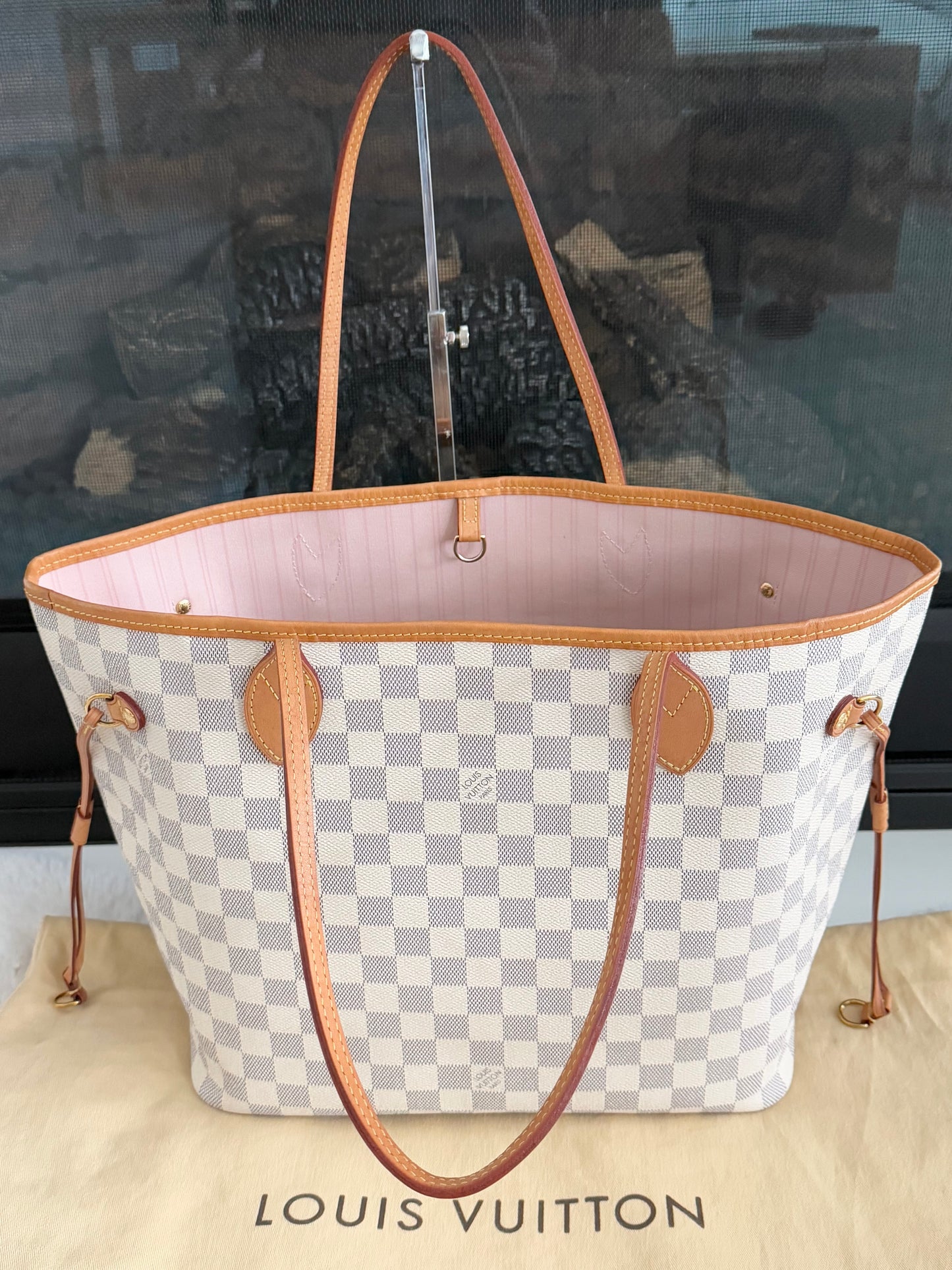 Neverfull MM Azur in Rose Ballerine with Dustbag -Year: 2018