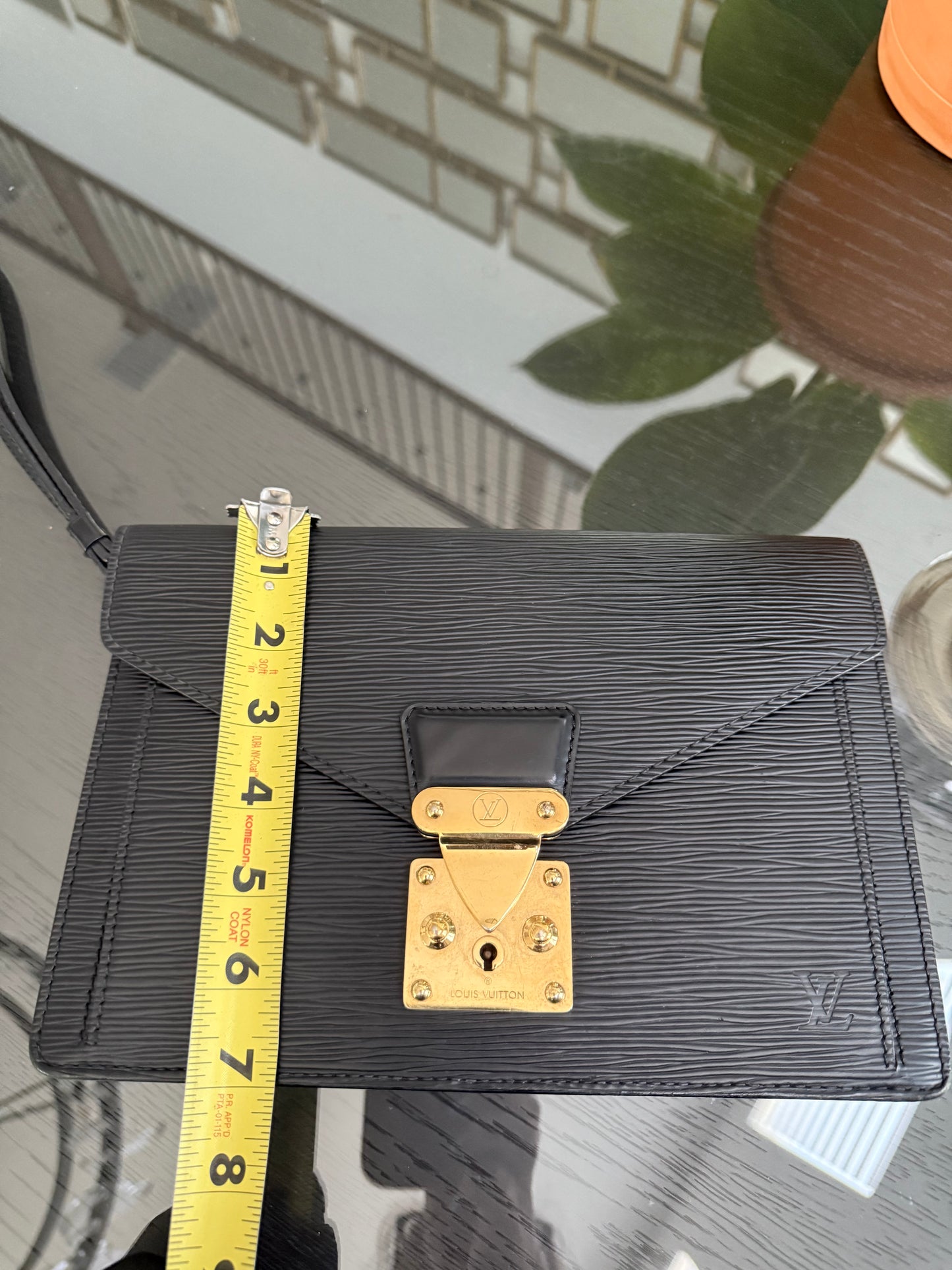 Epi Black Sellier Dragonne Clutch with π Key and Dustbag -ποΈ Year: 2005