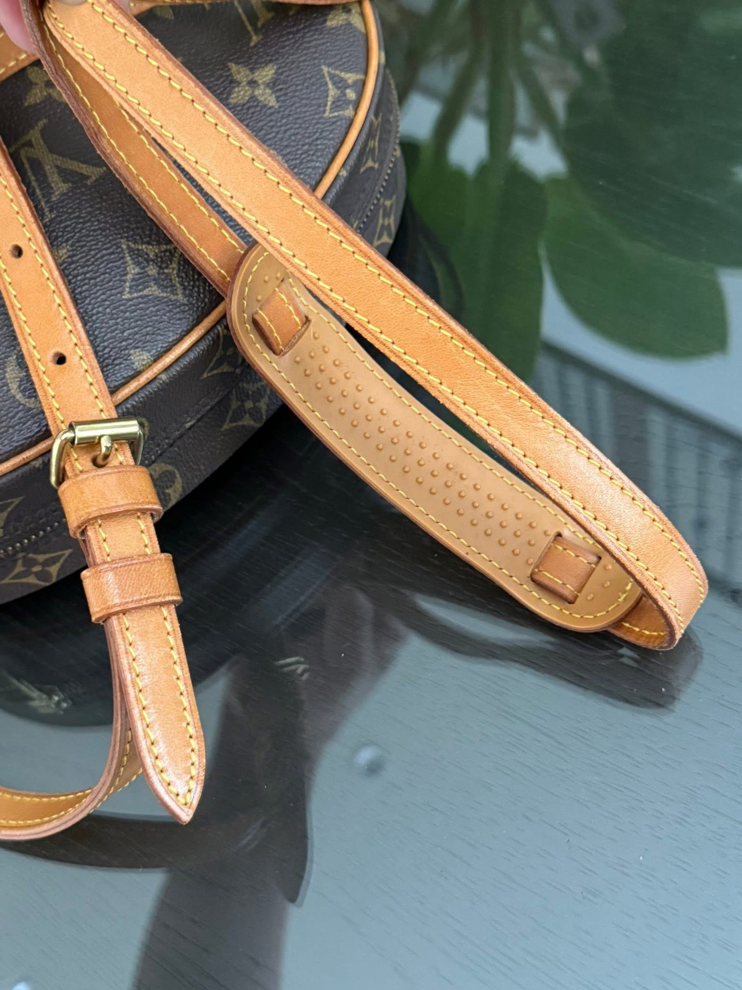 Blois Crossbody -๐๏ธ Year: 1995