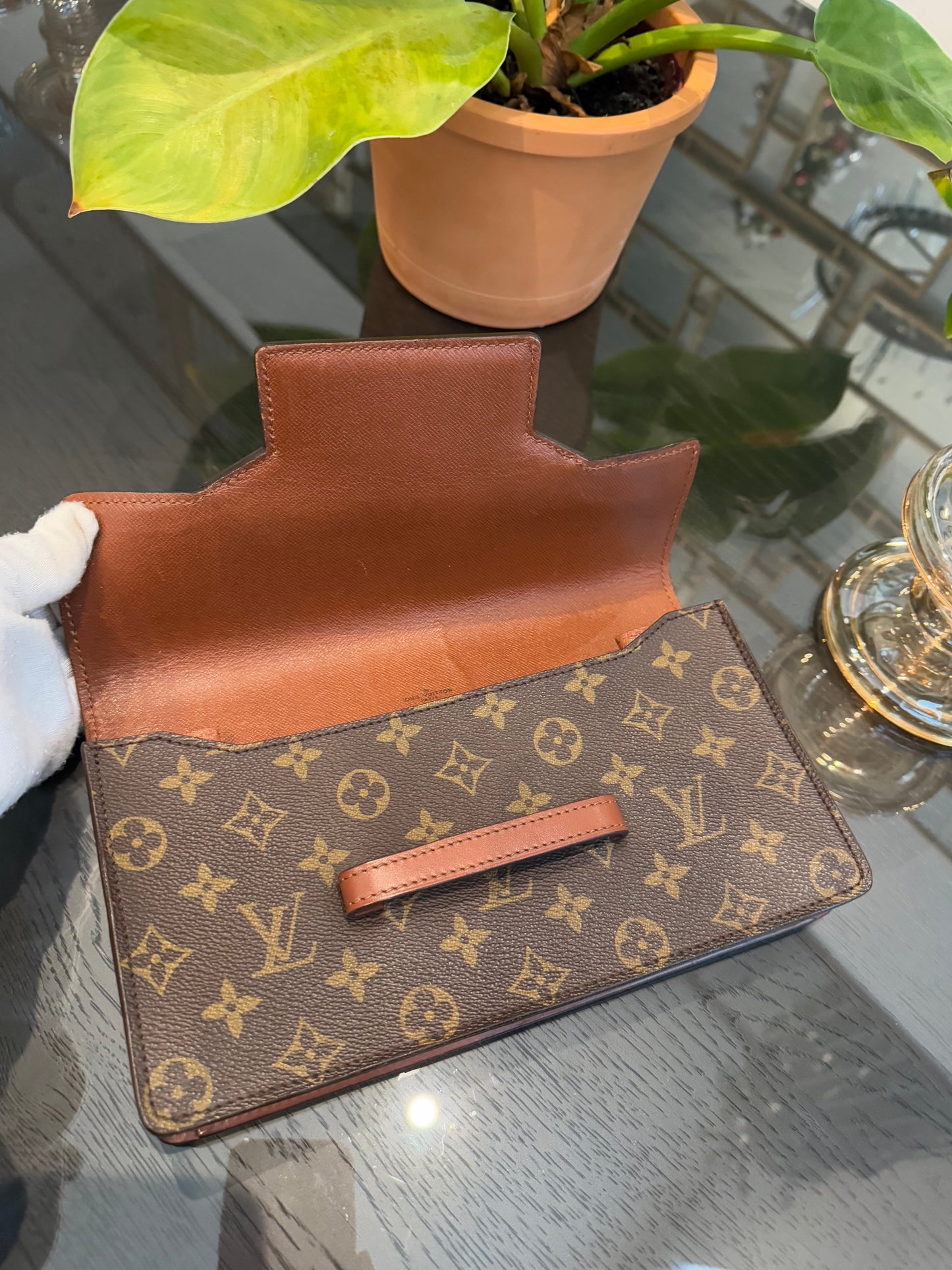 Chaillot Clutch w/ Dustbag -Year: 1987