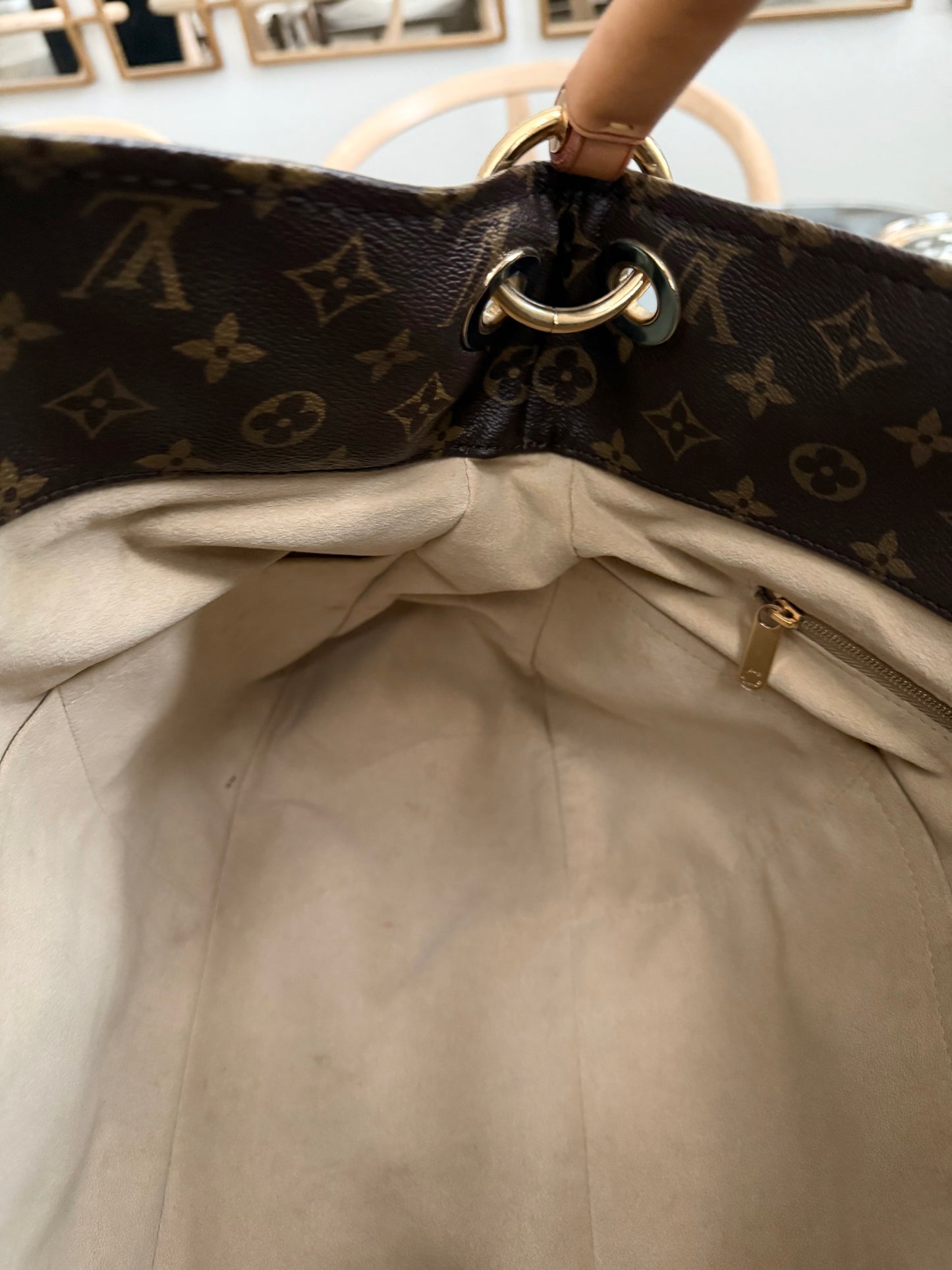 Artsy MM with Dustbag and Insert Organizer - ๐
Year: 2010