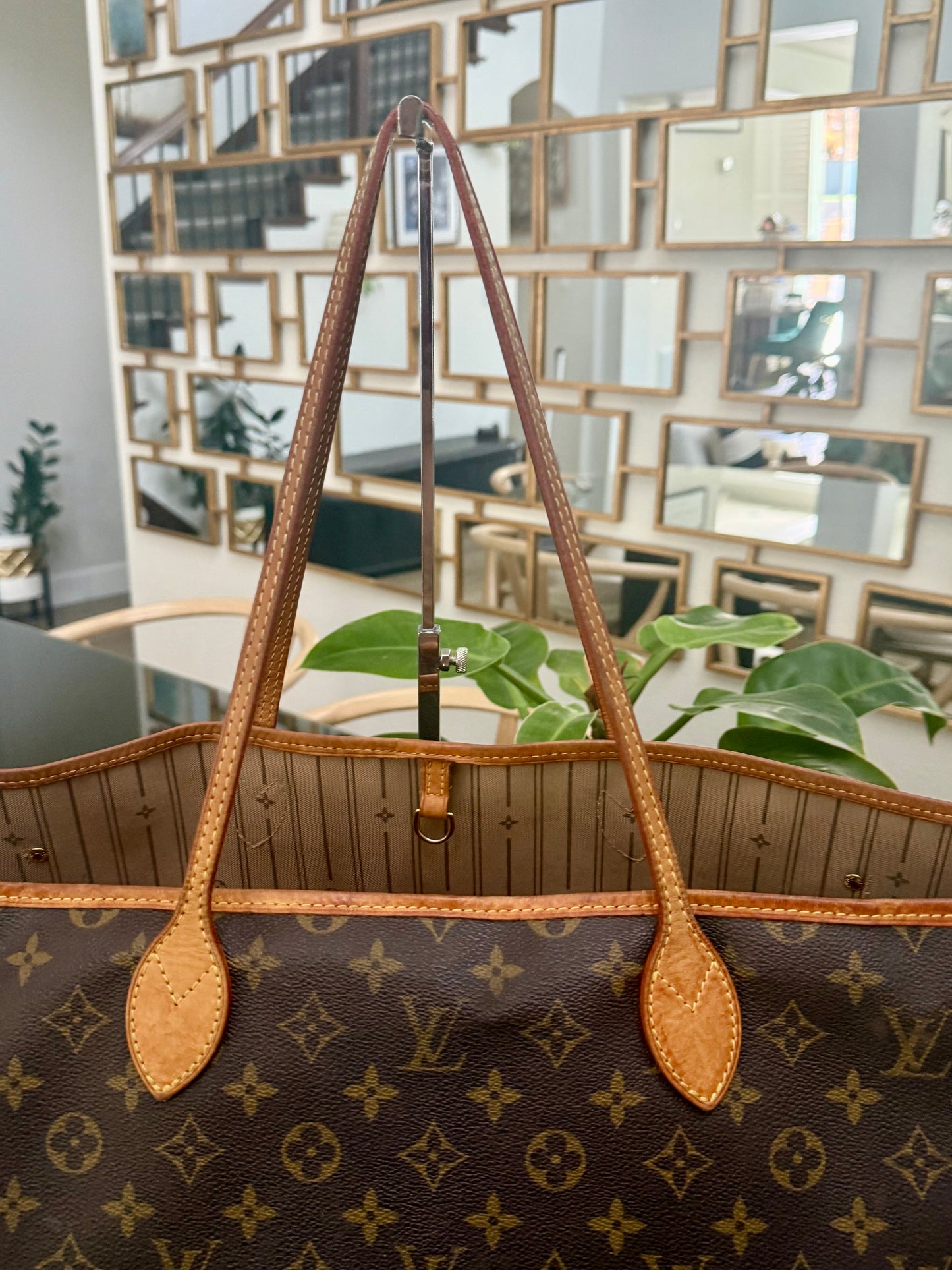 Neverfull GM in Monogram with Insert Organizer 🗓️ Year: 2007