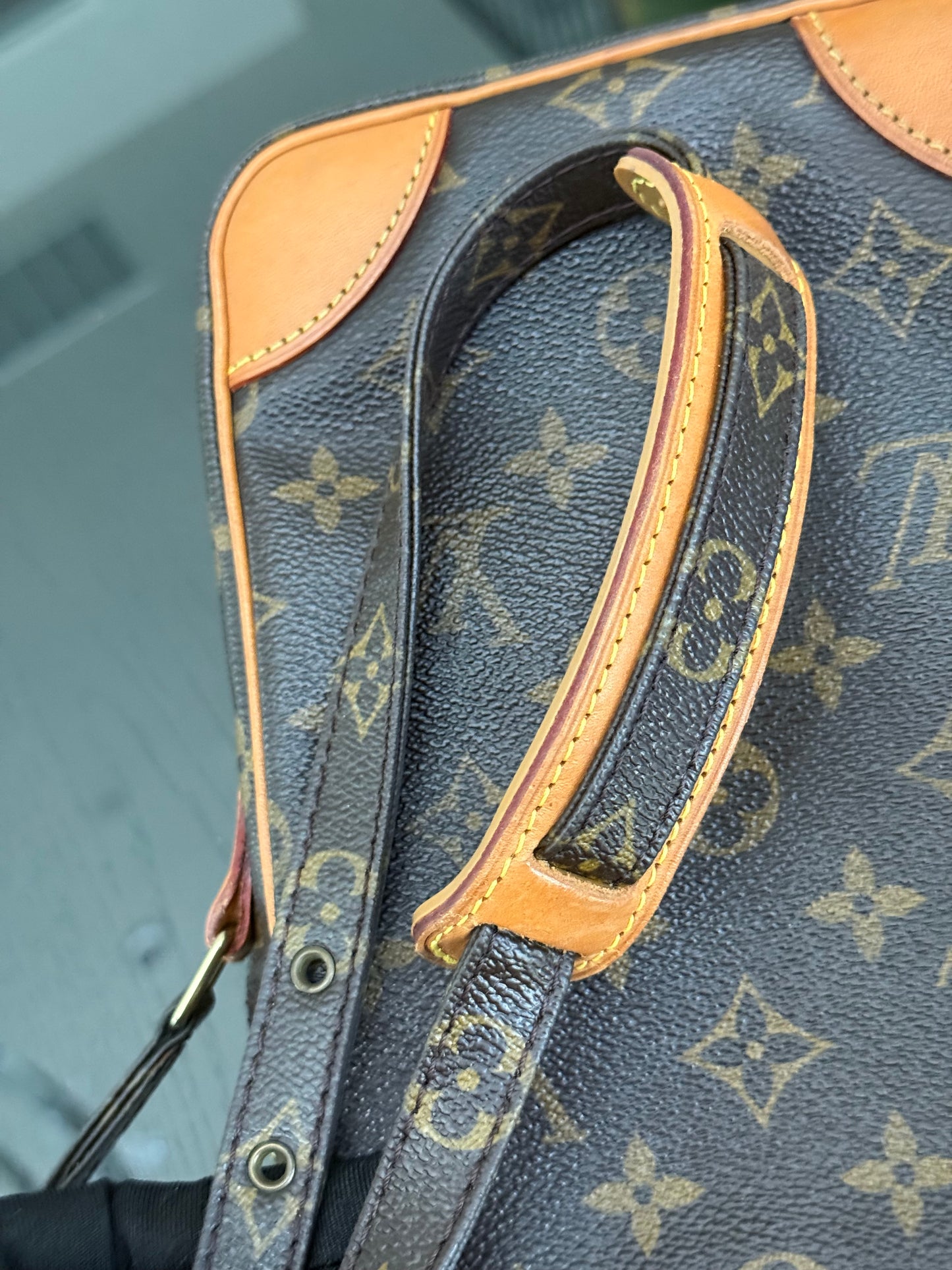 Amazon Crossbody Bag -Year: 1999