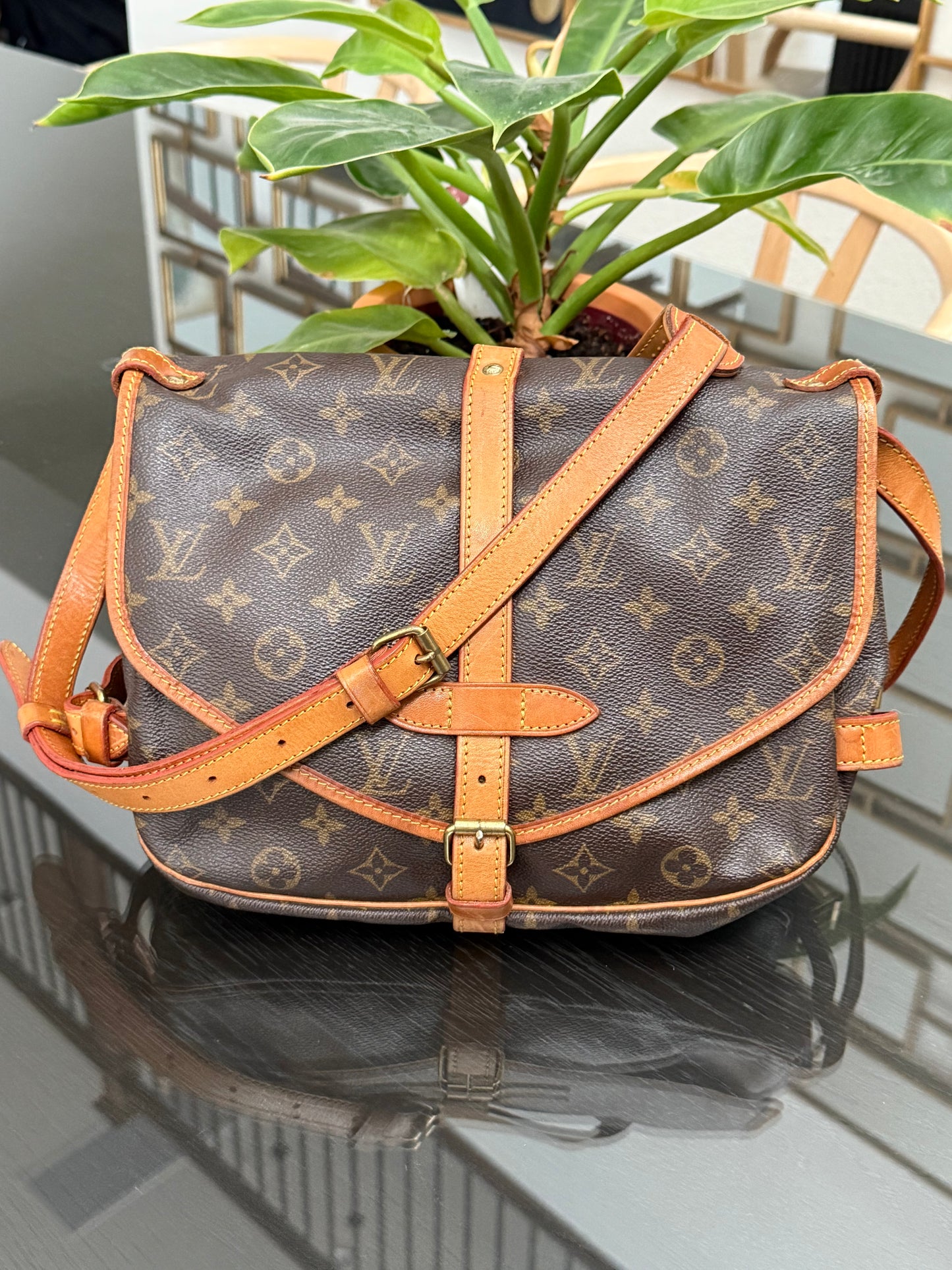 Saumur 30 Crossbody -๐๏ธ Year: 1992