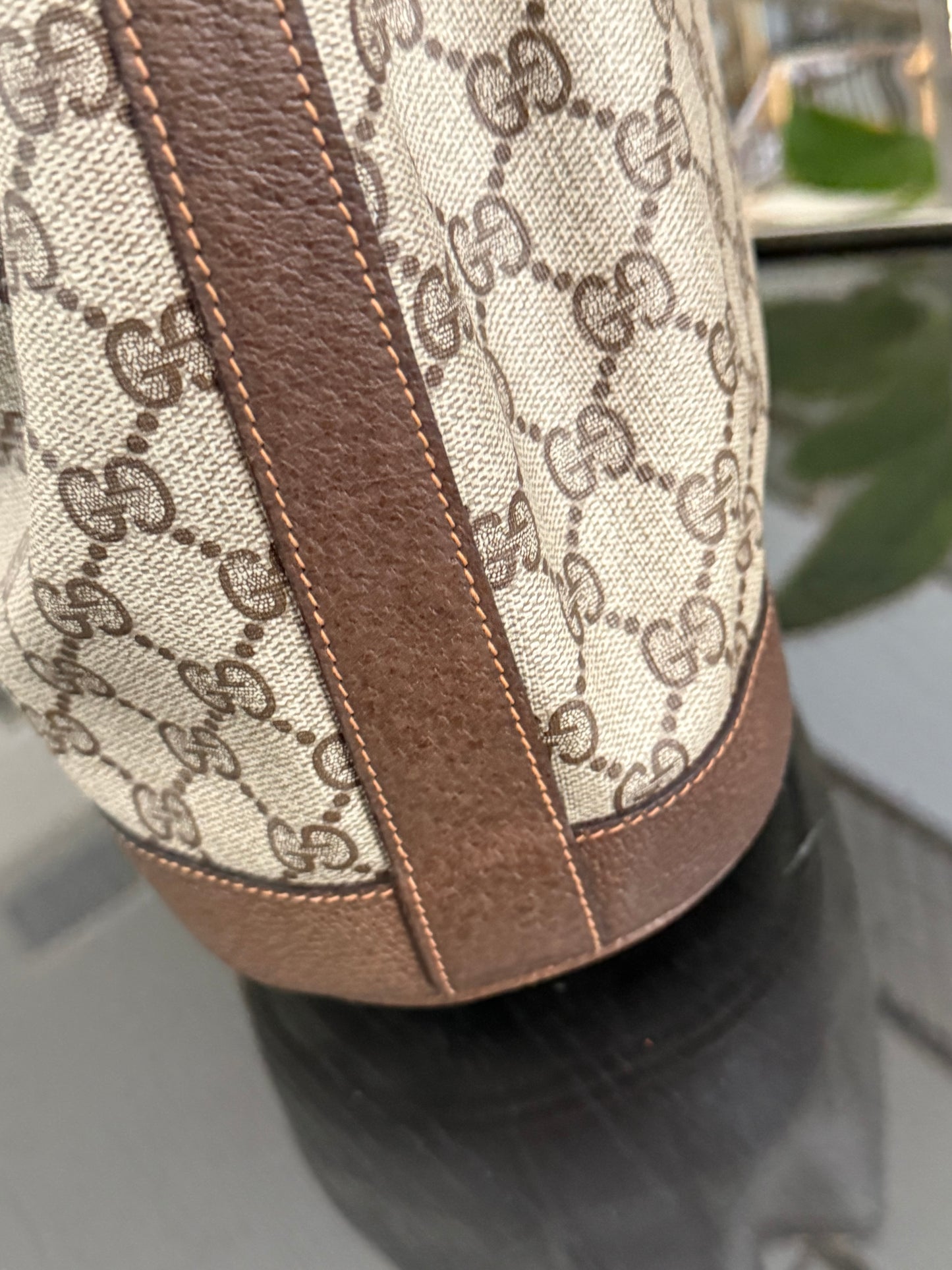 Gucci Vintage Bucket Crossbody bag