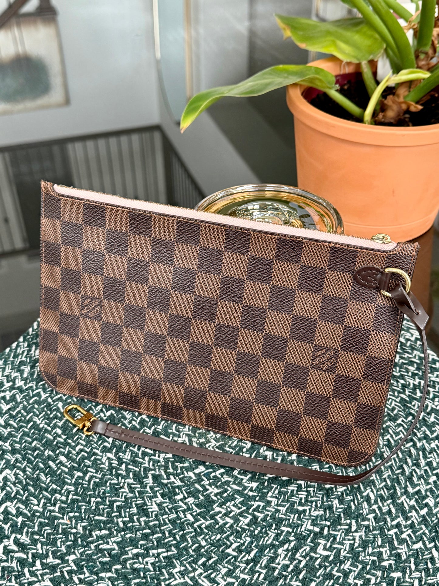 Neverfull MM/GM Pouch in De Rose Ballerine 🗓️ Year: 2016