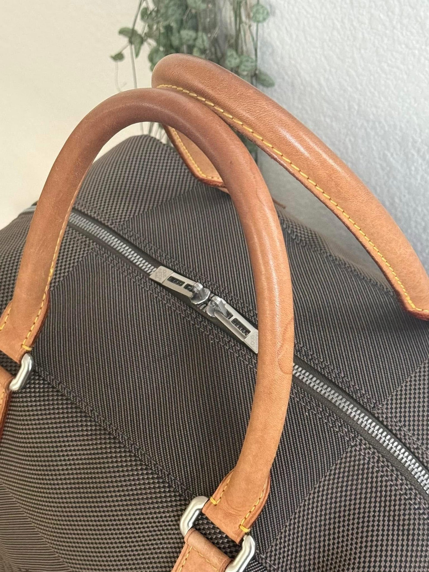 Damier Geant Aventeur Sport/Travel Bag -Year: 2004