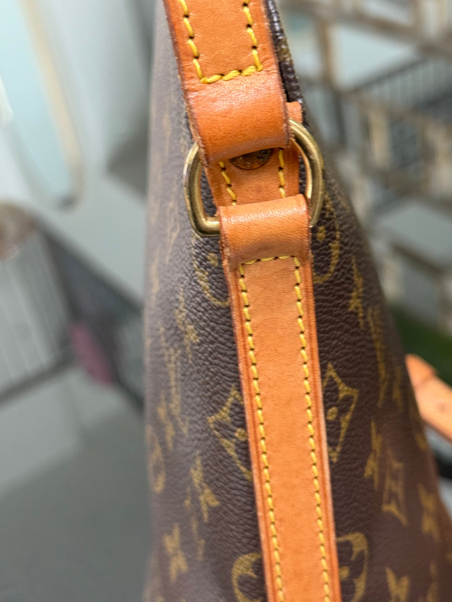 Drouot Crossbody
π
Year: 1996
