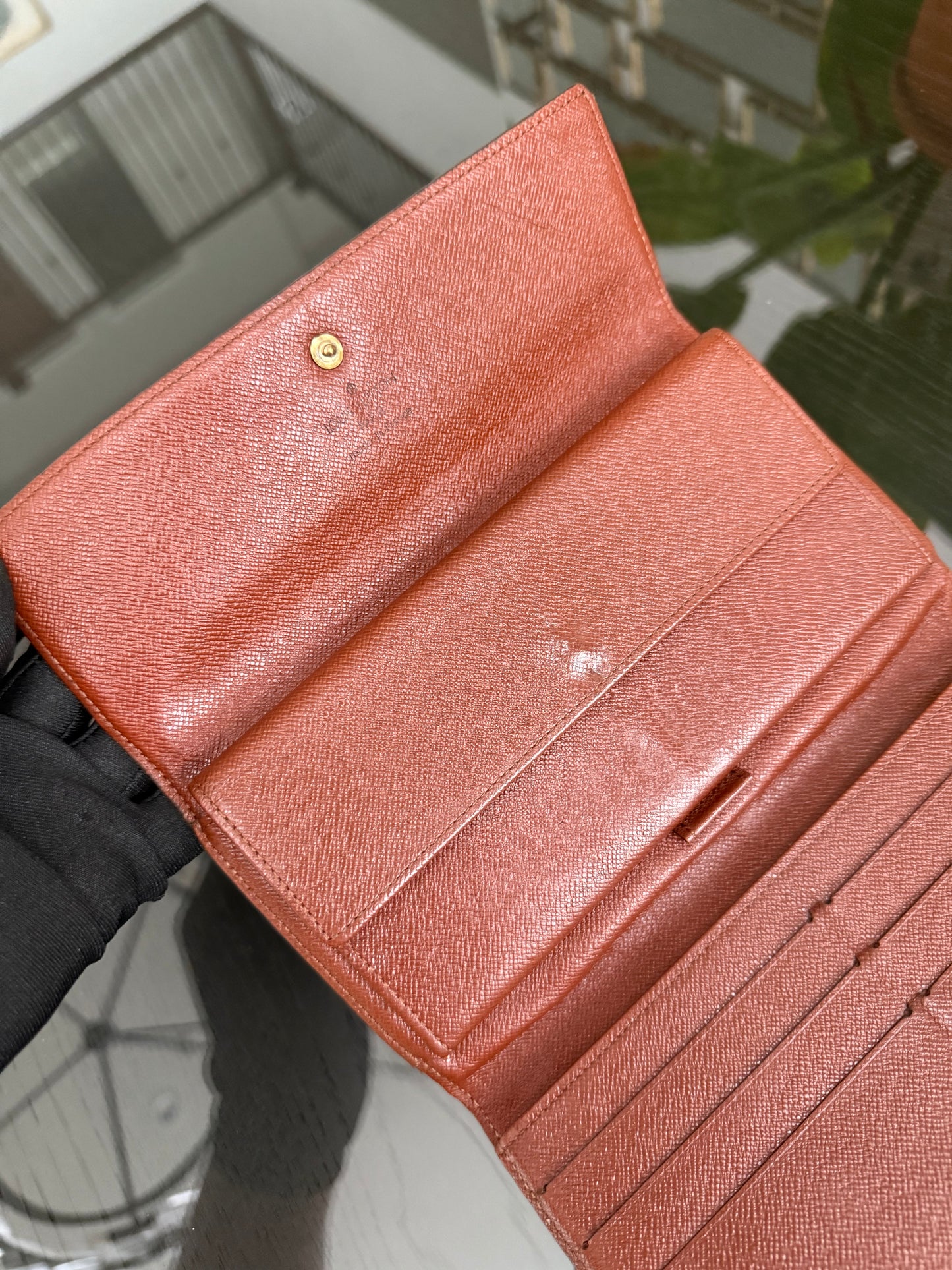 International Wallet in Monogram 🗓️ Year: 2001
