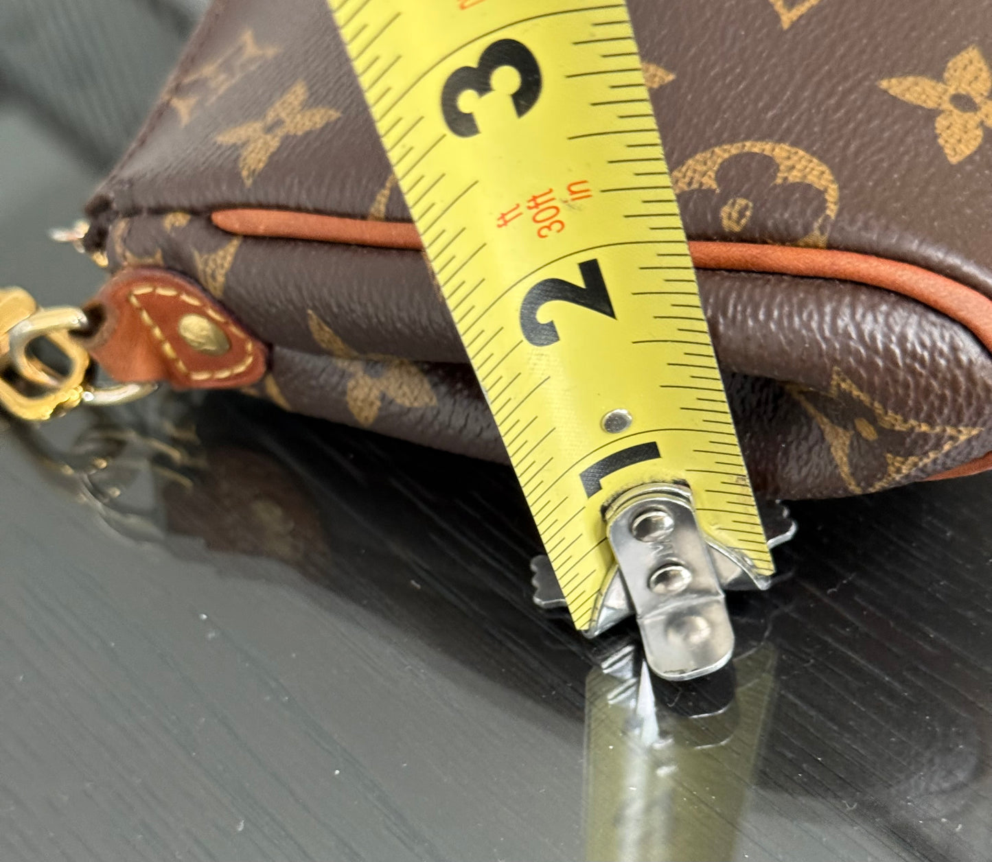 Eva Clutch Crossbody with Dustbag and Box🗓️ Year: 2015