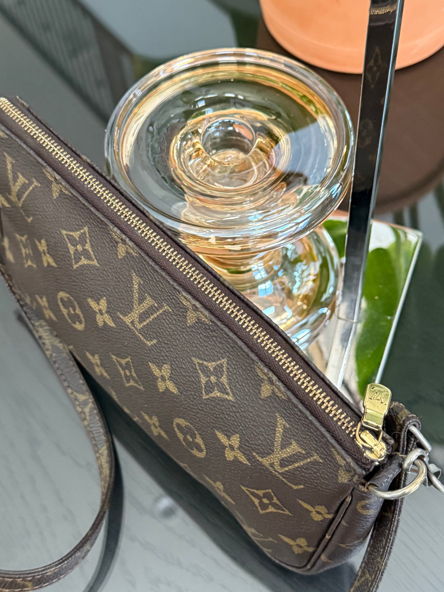 Pochette Accessories with Vintage Crossbody Strap - ๐
Year: 1999