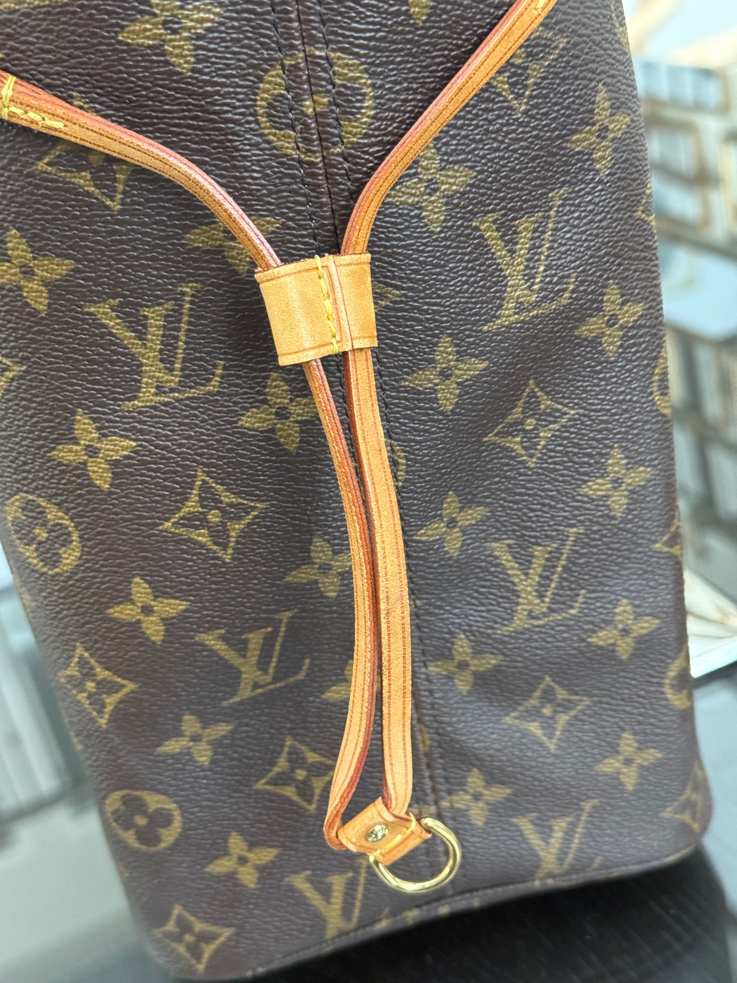 Neverfull MM with Dustbag and Insert Organizer 🗓️ Year: 2008