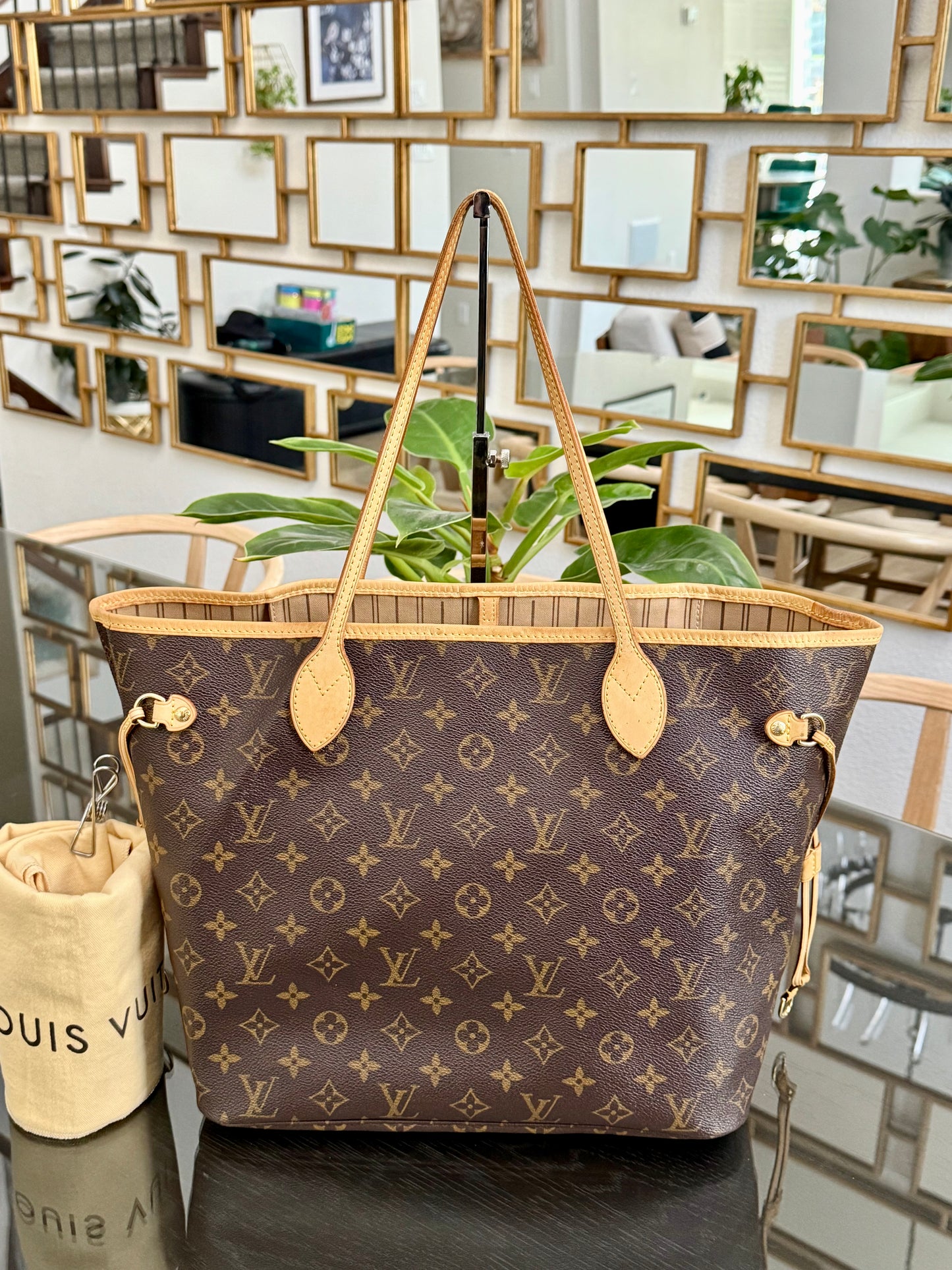 Neverfull MM in Monogram with Dustbag 🗓️ Year: 2007