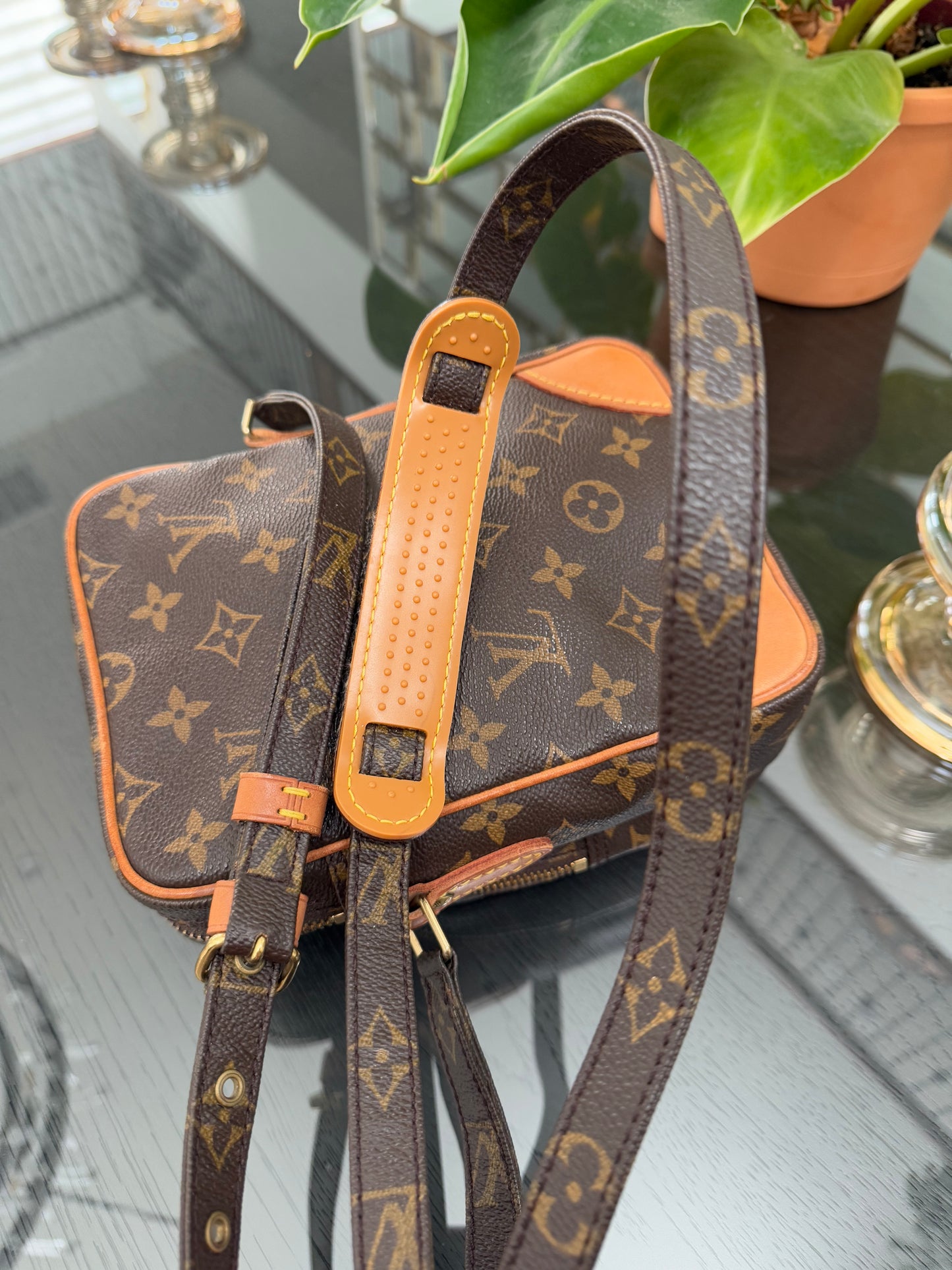Amazon Crossbody Bag -Year: 1997