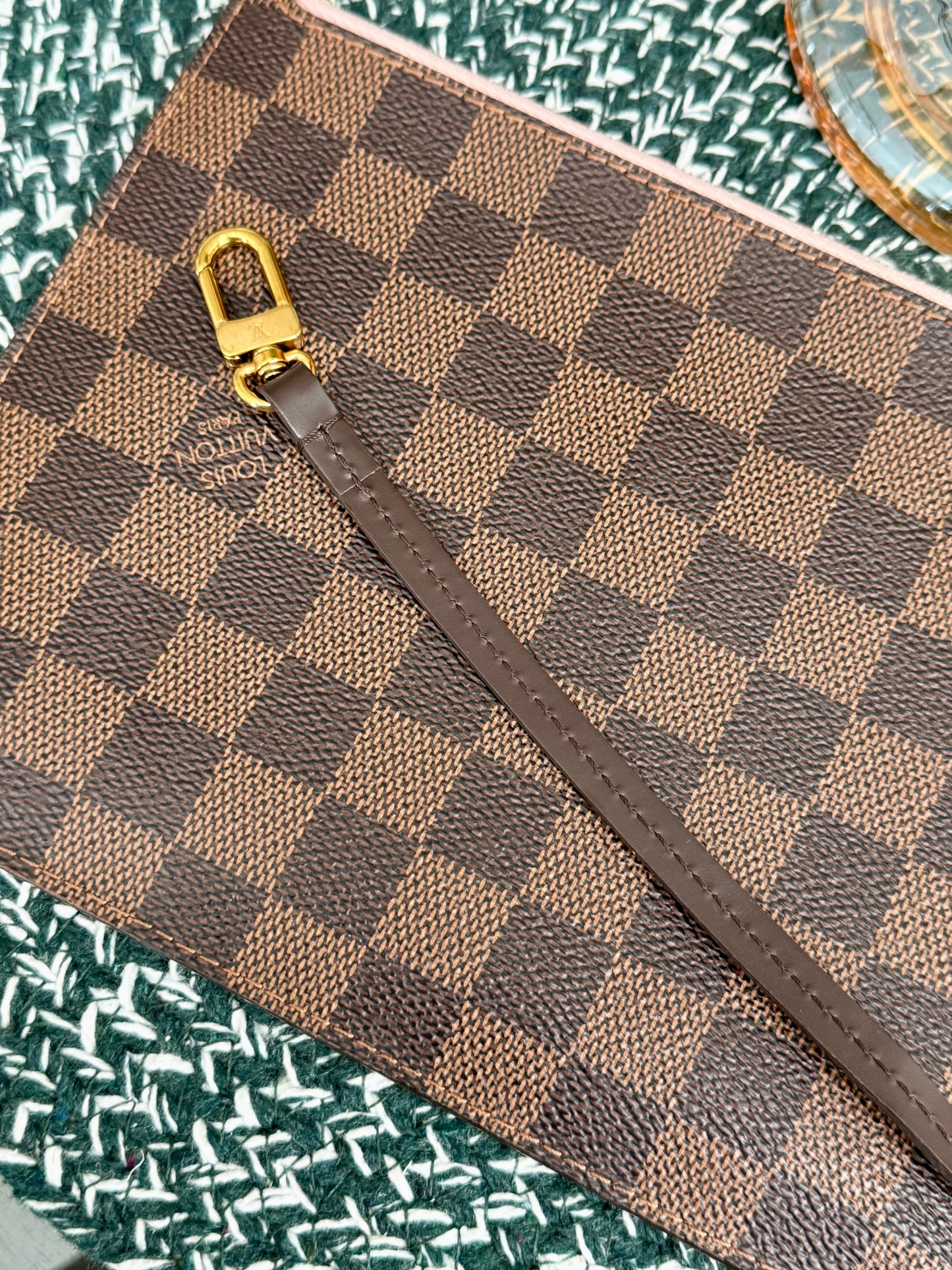 Neverfull MM/GM Pouch in De Rose Ballerine 🗓️ Year: 2016