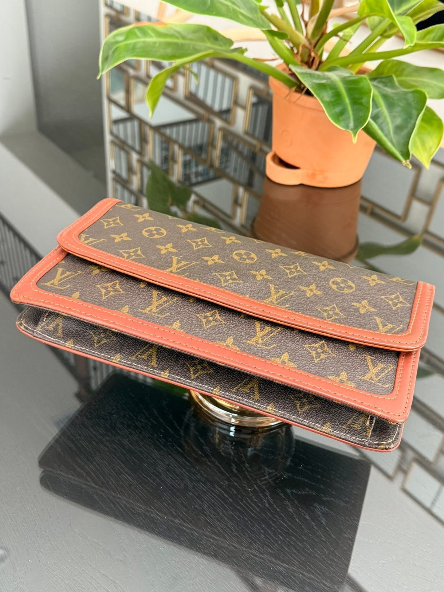 Pochette Dame Clutch
๐๏ธ Pre Date Code