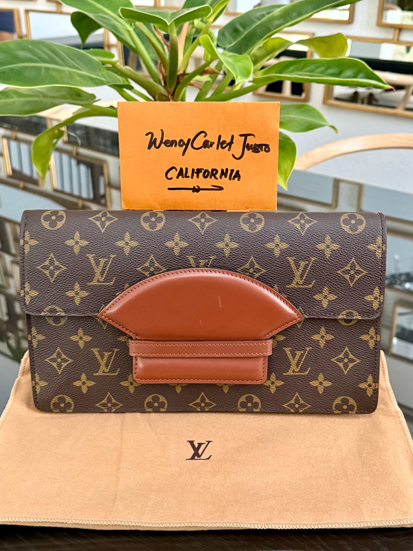 Chaillot Clutch w/ Dustbag 🗓️ Year: 1987