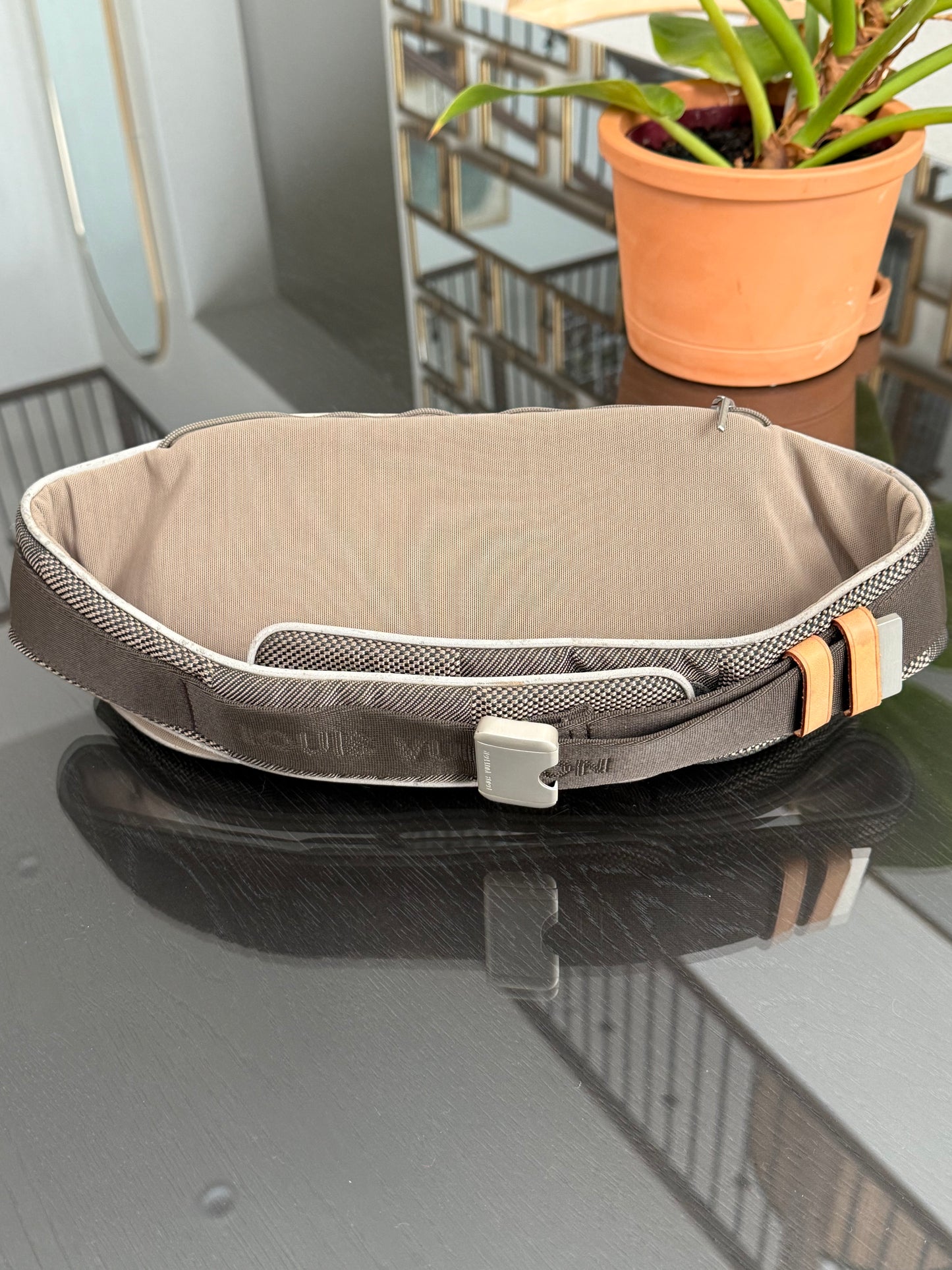 Damier Geant Ceinture Jogging Waist Bag -🗓️ Year: 2004