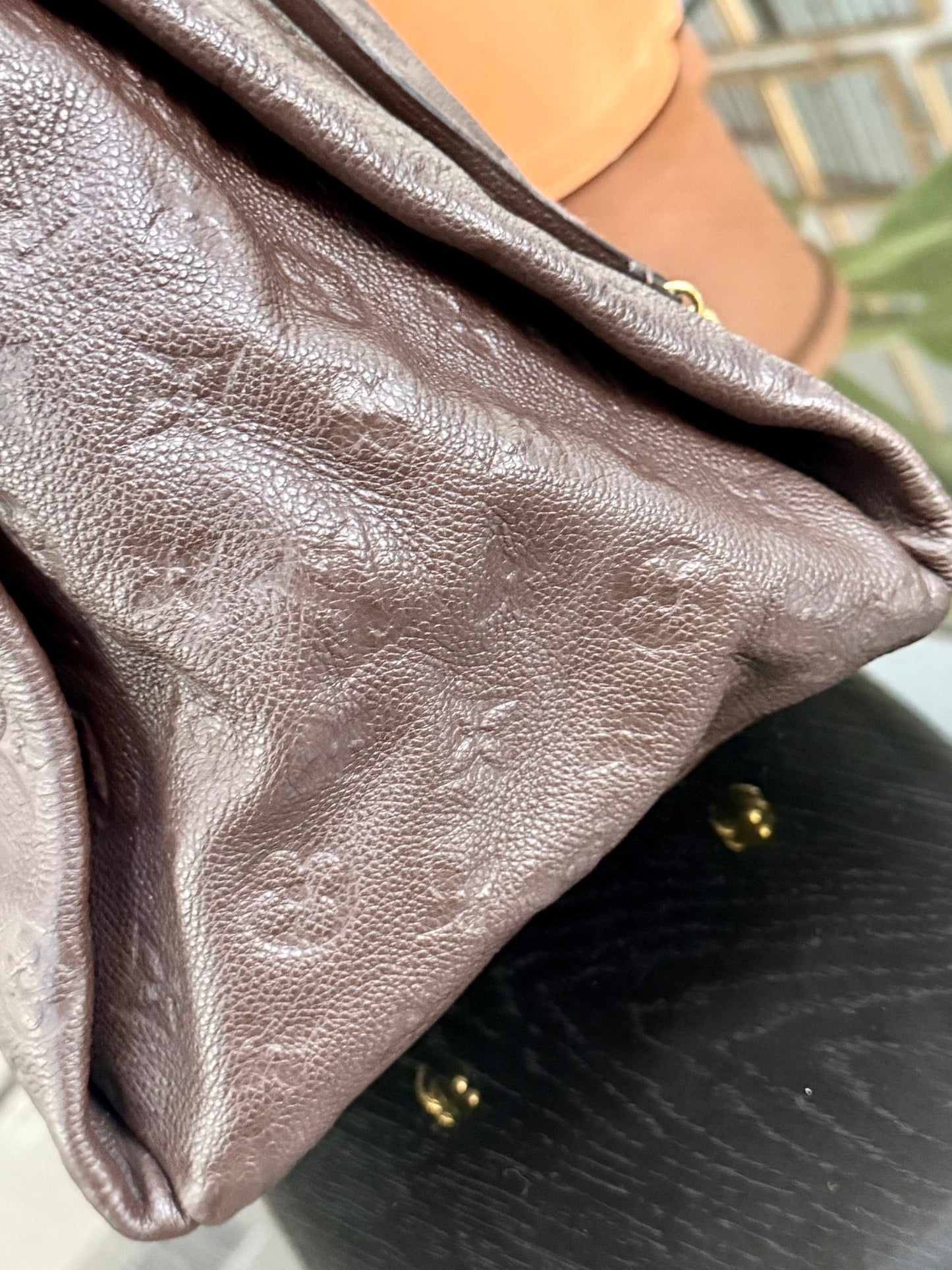 Artsy MM Empriente ( Dark Brown ) with Dustbag and Insert Organizer - ๐
Year: 2012