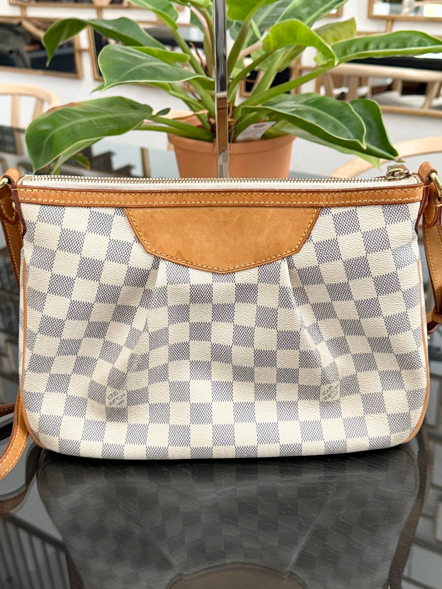 Siracusa PM Crossbody - ๐
Year: 2011