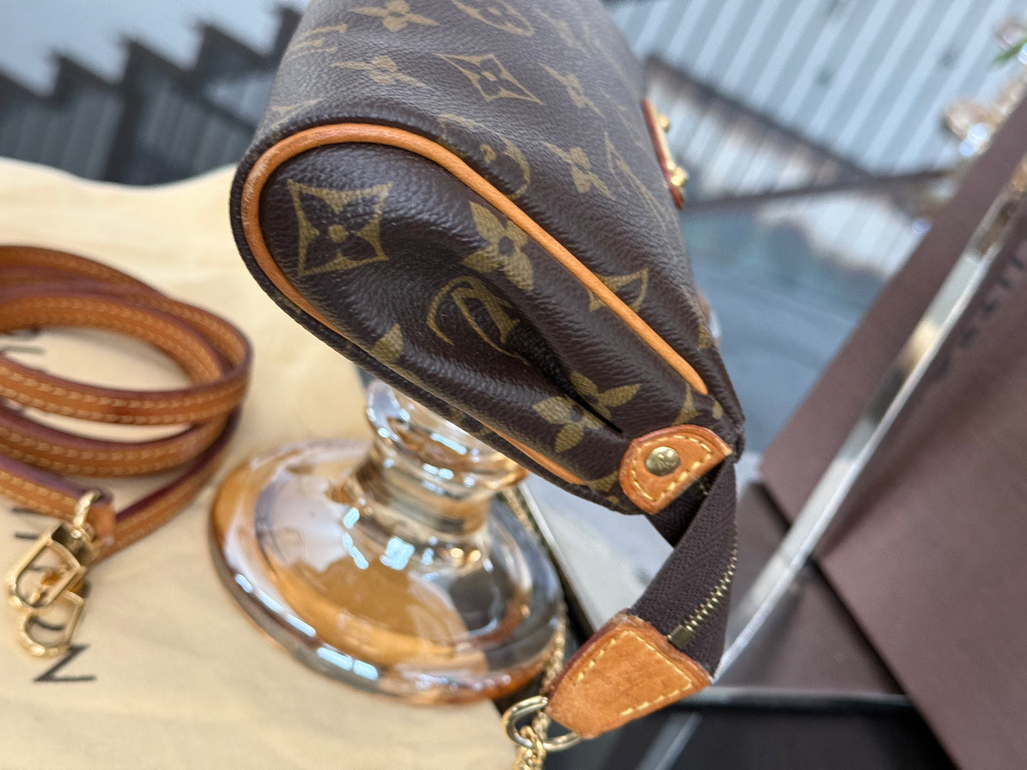 Eva Clutch with Original Strap,Box and Dustbag🗓️ Year: 2009