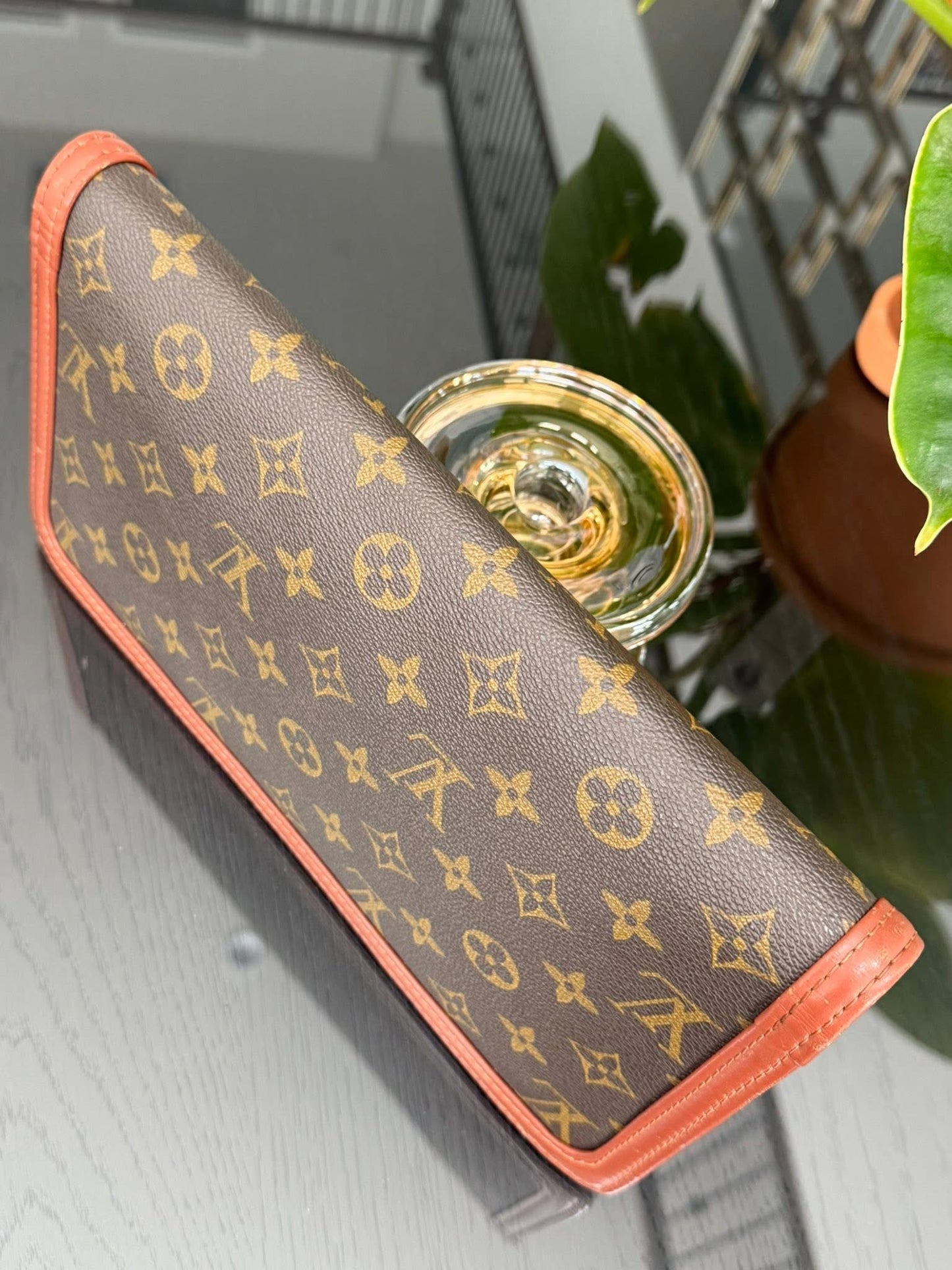 Pochette Dame Clutch
๐๏ธ Pre Date Code