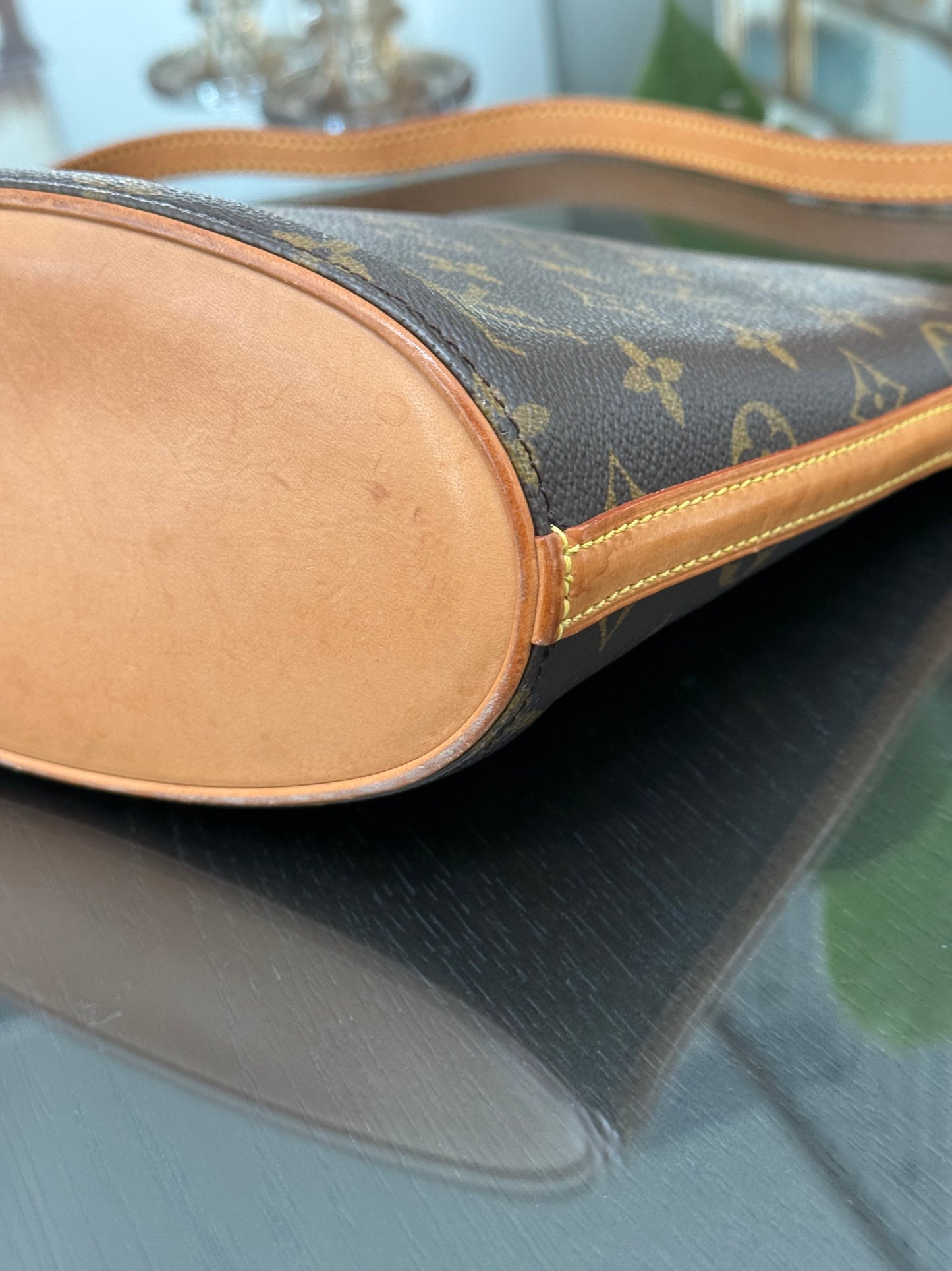 Drouot Crossbody
π
Year: 1997