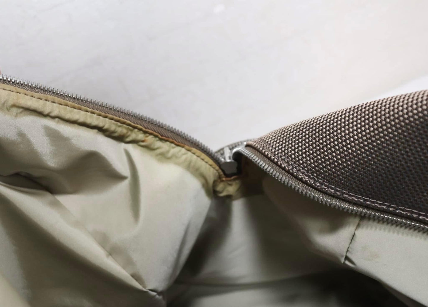 Damier Geant Aventeur Sport/Travel Bag -Year: 2004