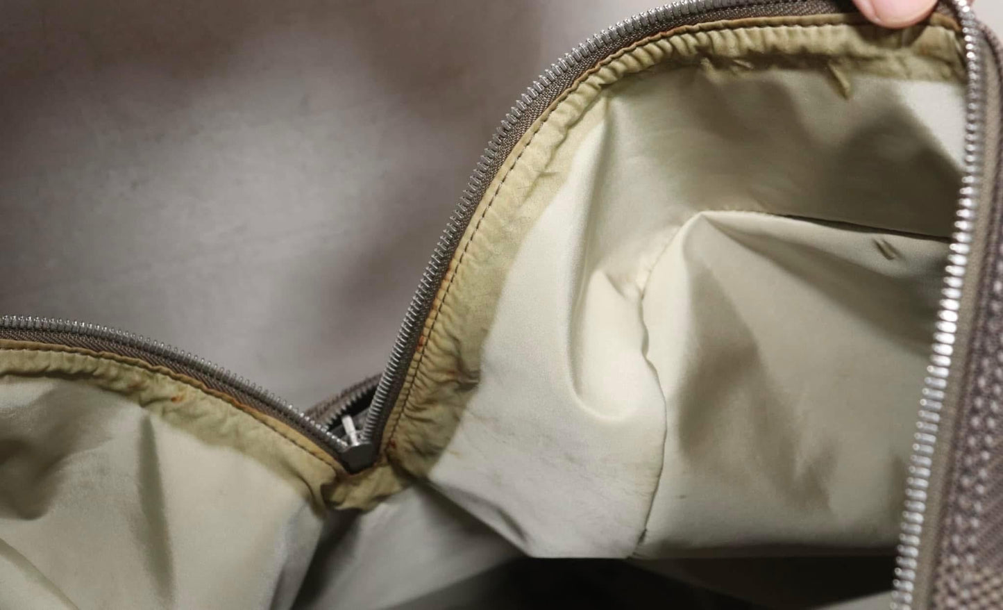 Damier Geant Aventeur Sport/Travel Bag -Year: 2004