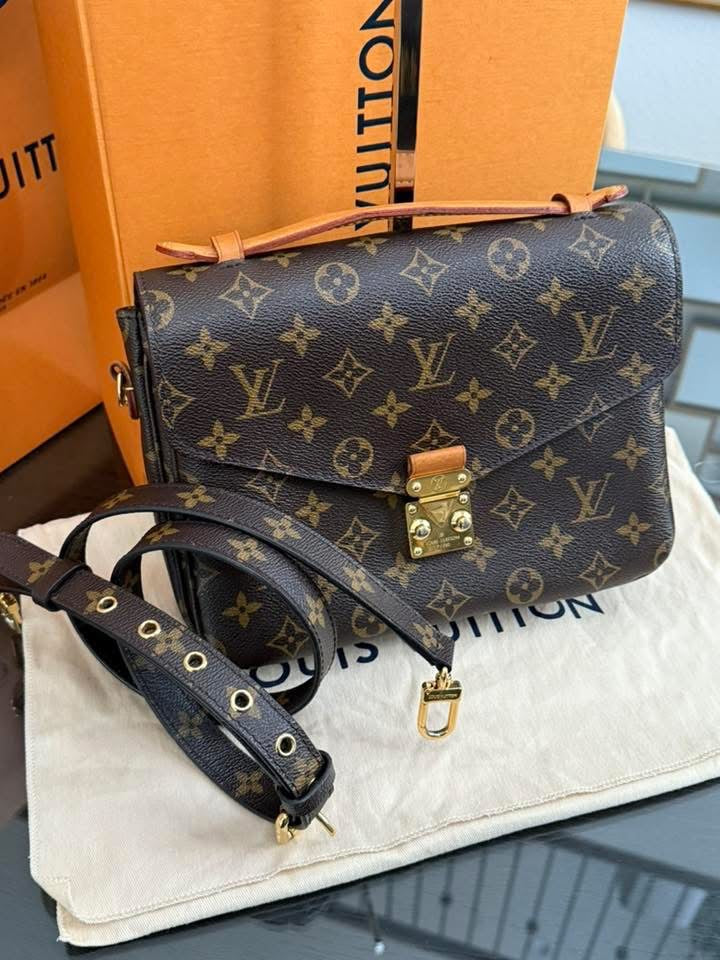Pochette Metis in Monogram with Box, Dustbag and Paper bag -Year 2015