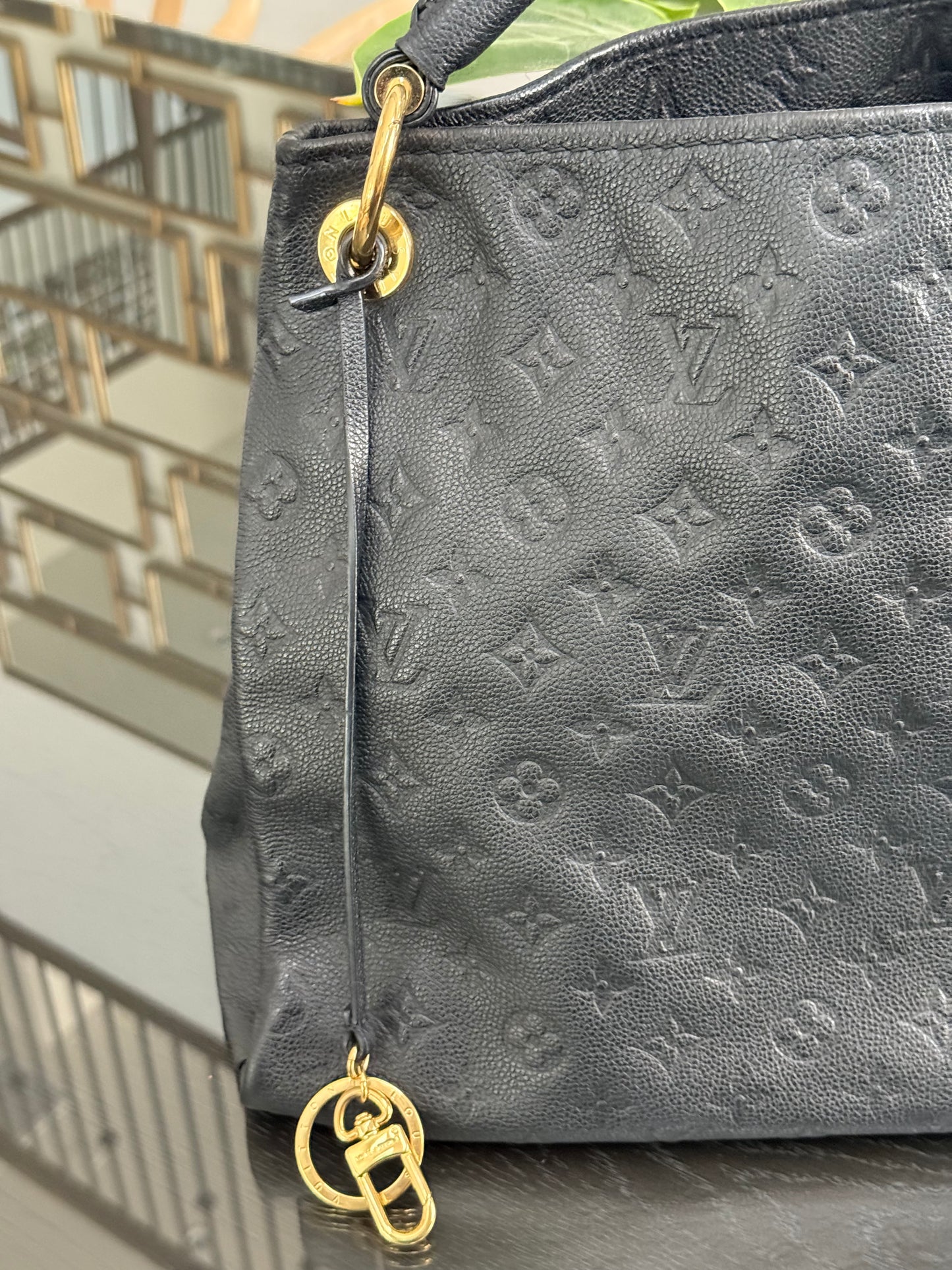 Artsy MM Empriente in Black with Dustbag and Insert Organizer - ๐
Year: 2015