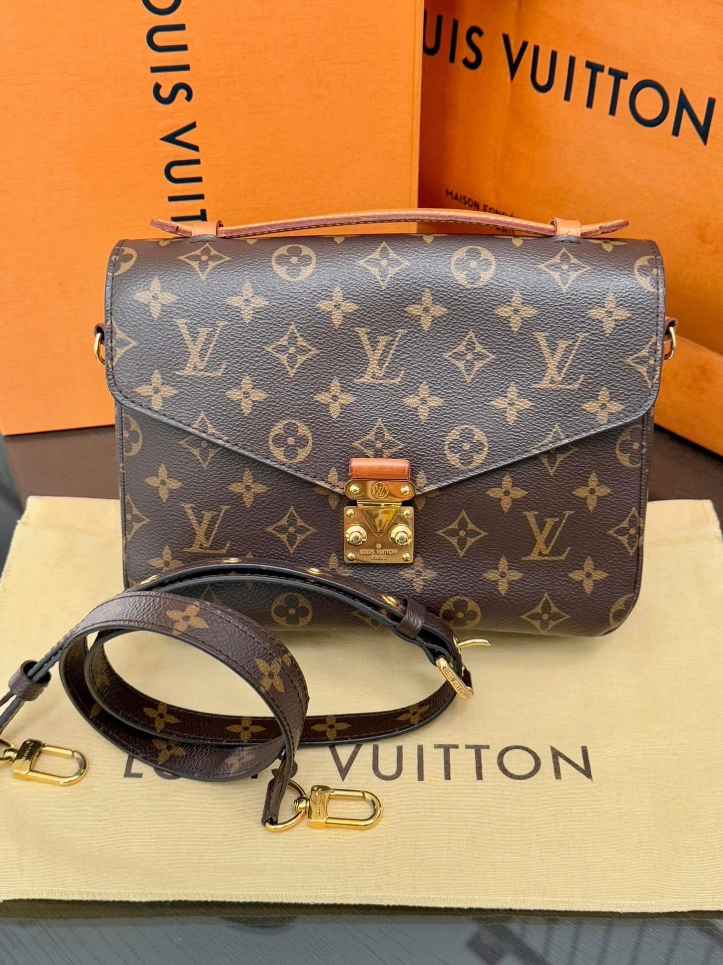 Pochette Metis with Box, Dustbag and Paper bag -Microchip & Authenticed