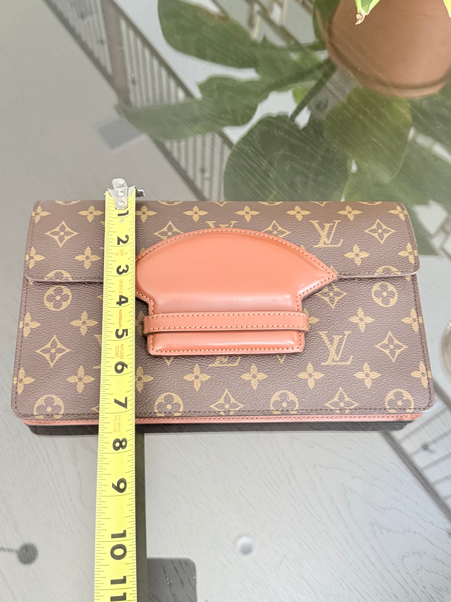 Chaillot Clutch w/ Dustbag 🗓️ Year: 1987