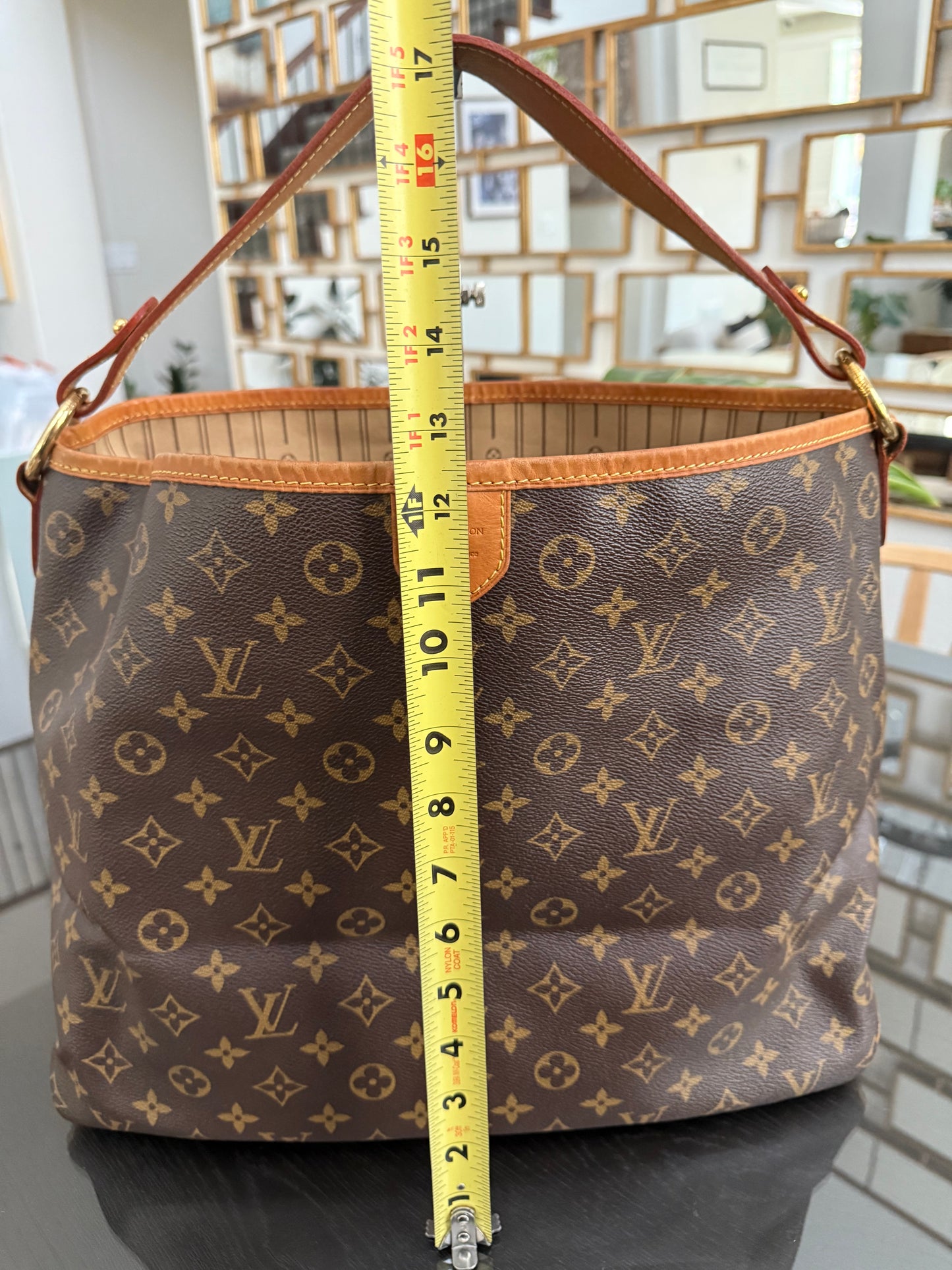 Delightful MM with Dustbag and Insert organizer π
Year: 2011