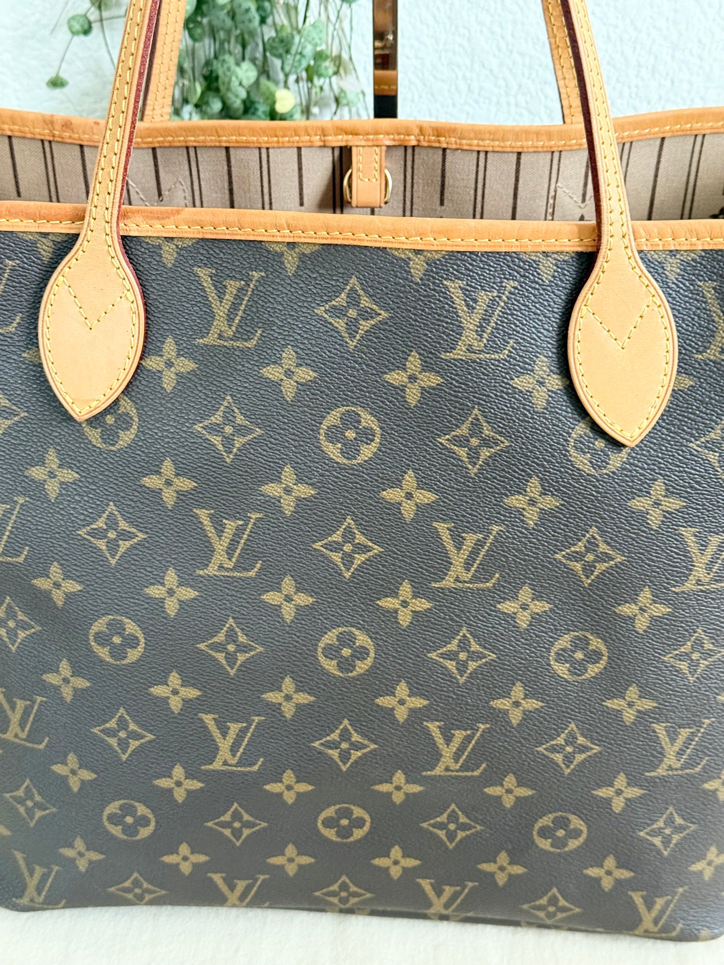 Neverfull MM with Dustbag and Insert Organizer -Year: 2012