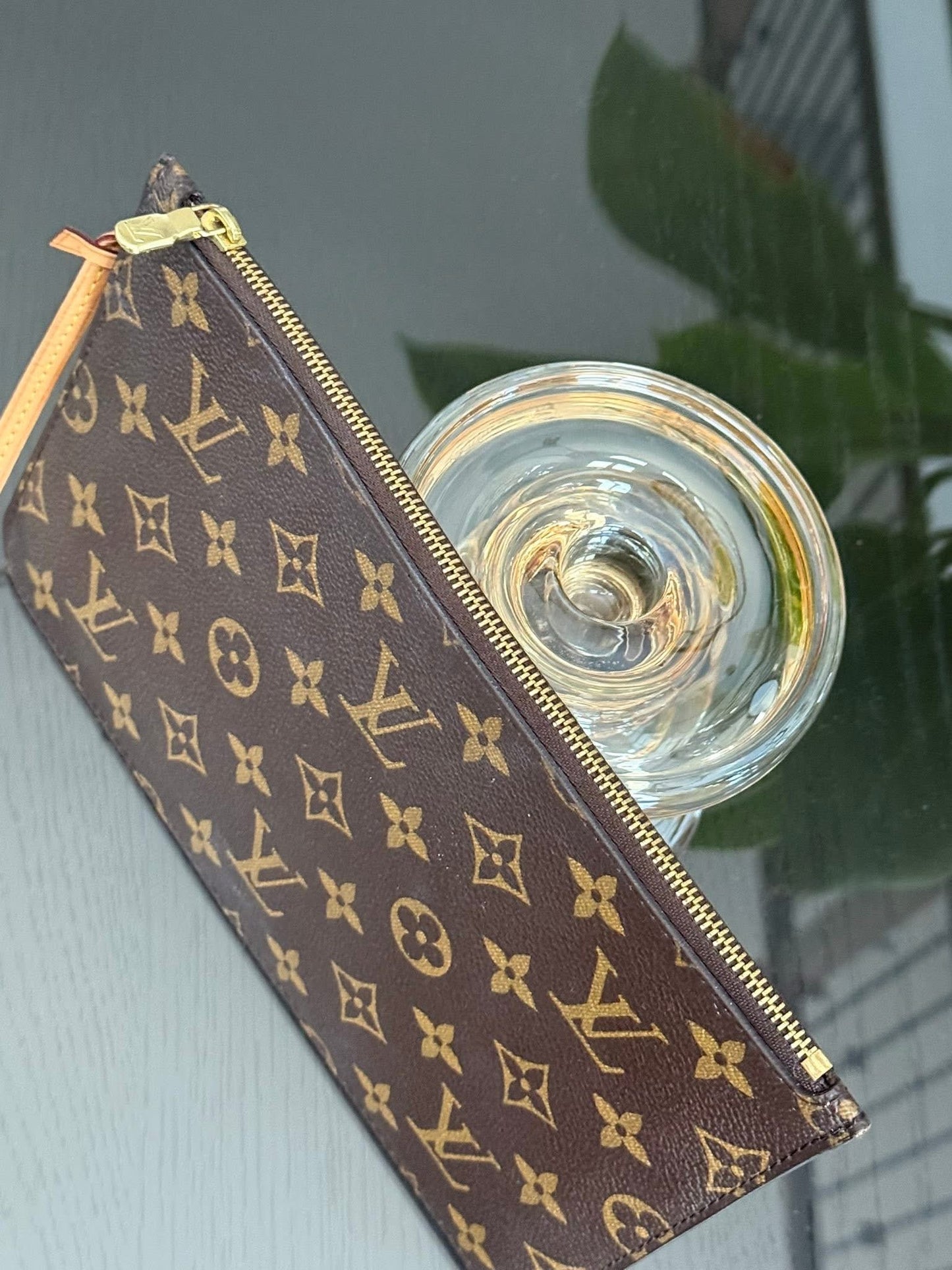 Neverfull MM/GM Pouch in beige 🗓️ Year: 2016