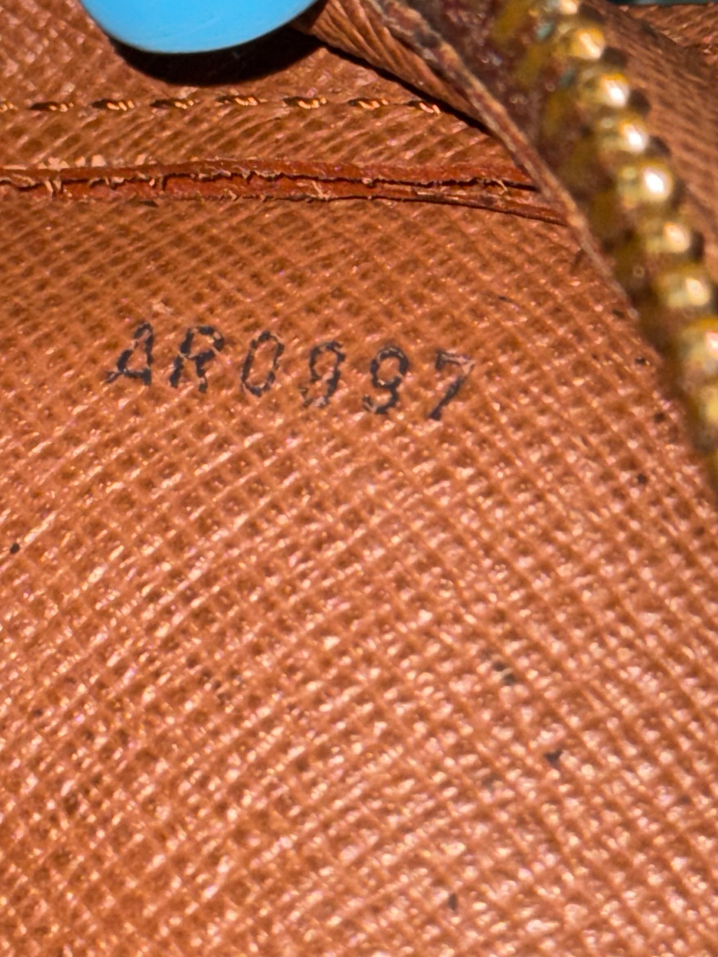 Orsay Clutch ๐๏ธ Year: 1997