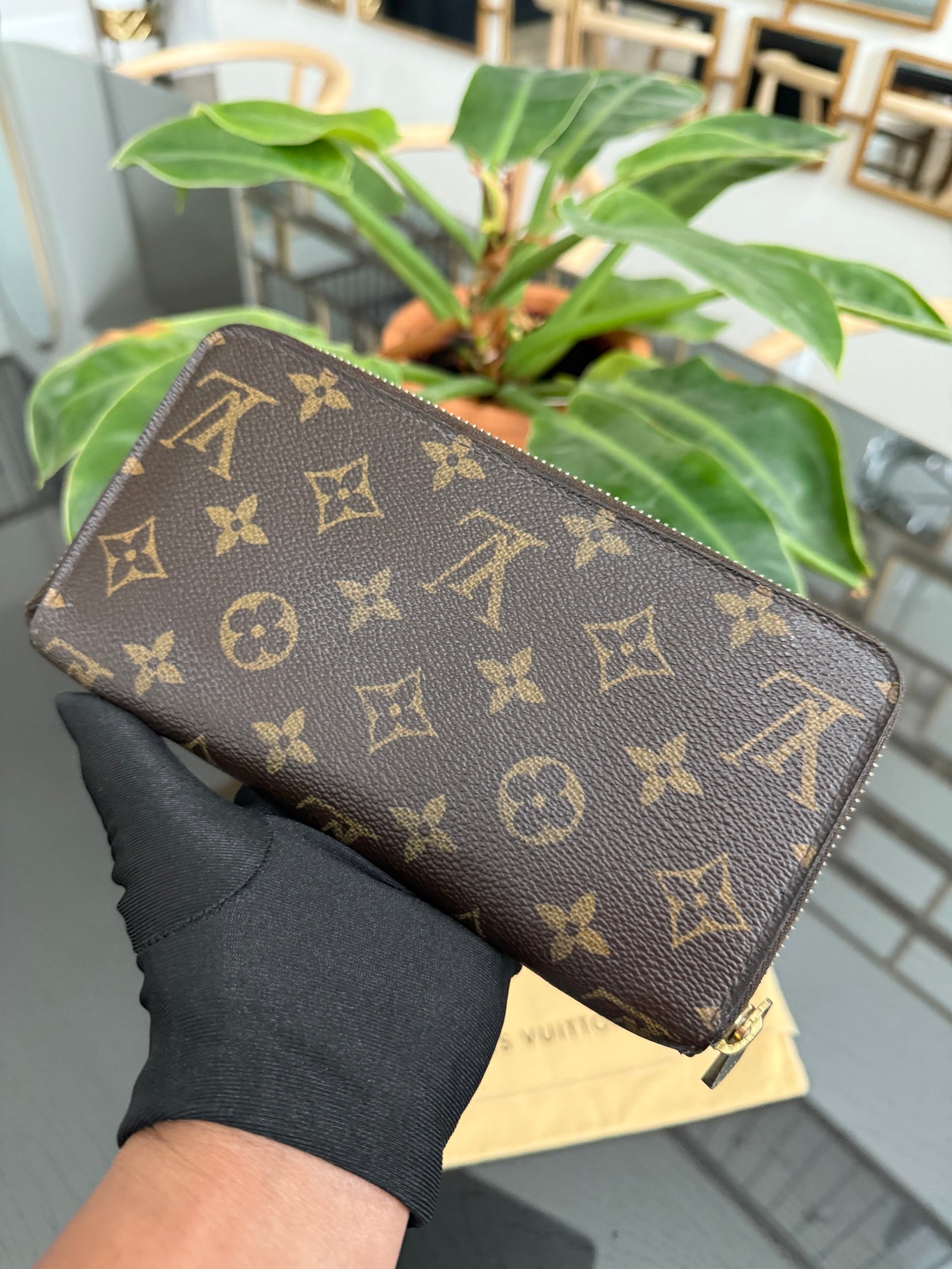 Monogram Zippy Long Wallet with Dustbag 🗓️ Year: 2006