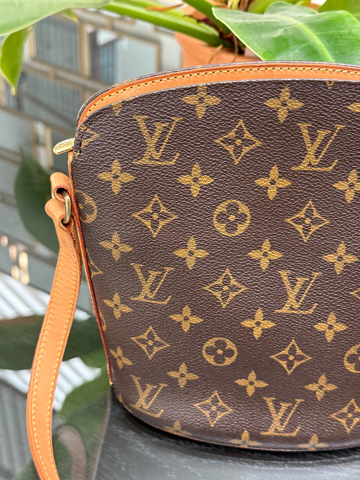 Drouot Crossbody
π
Year: 1997