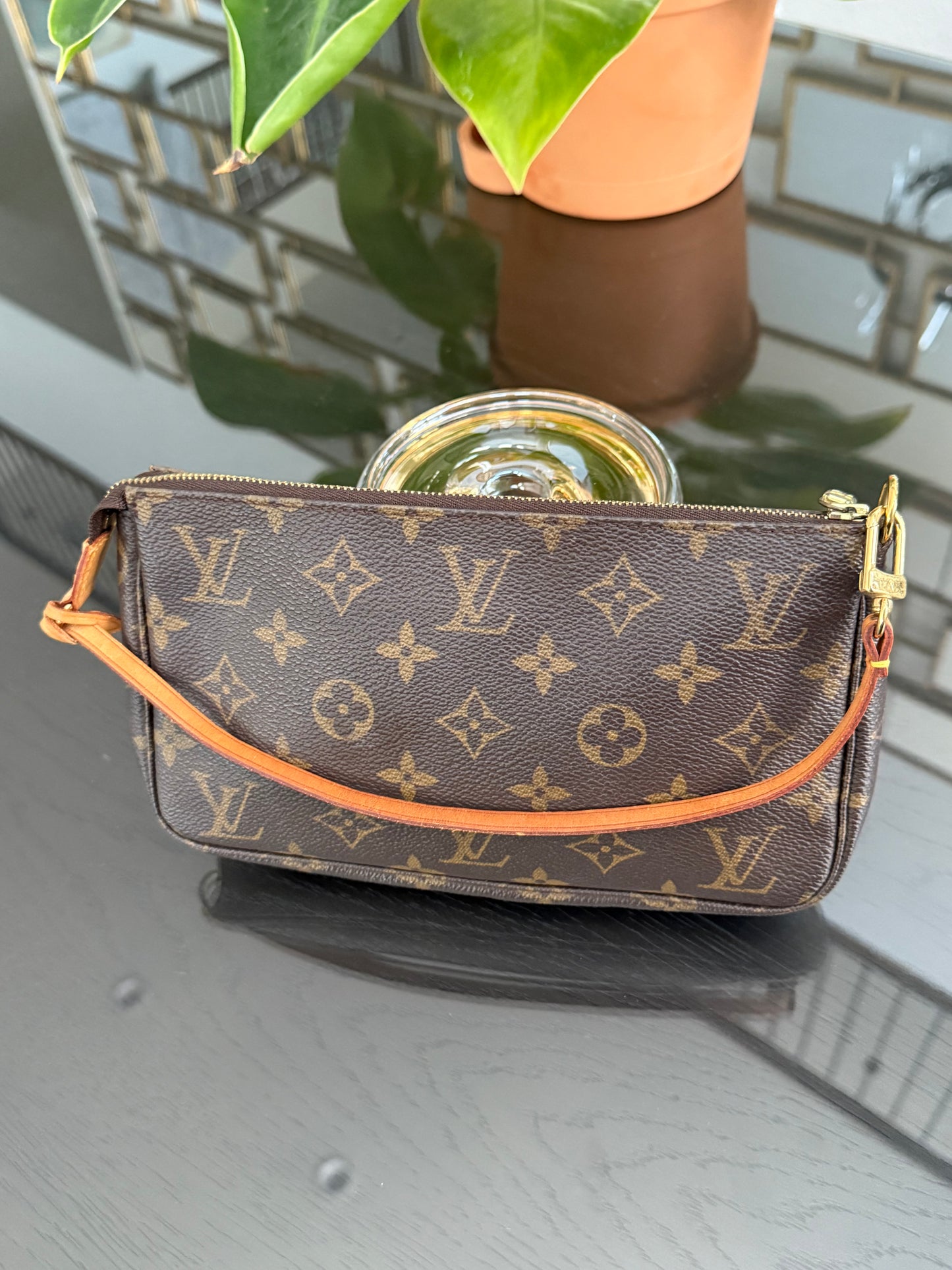 Pochette Accessories - ๐
Year: 2002