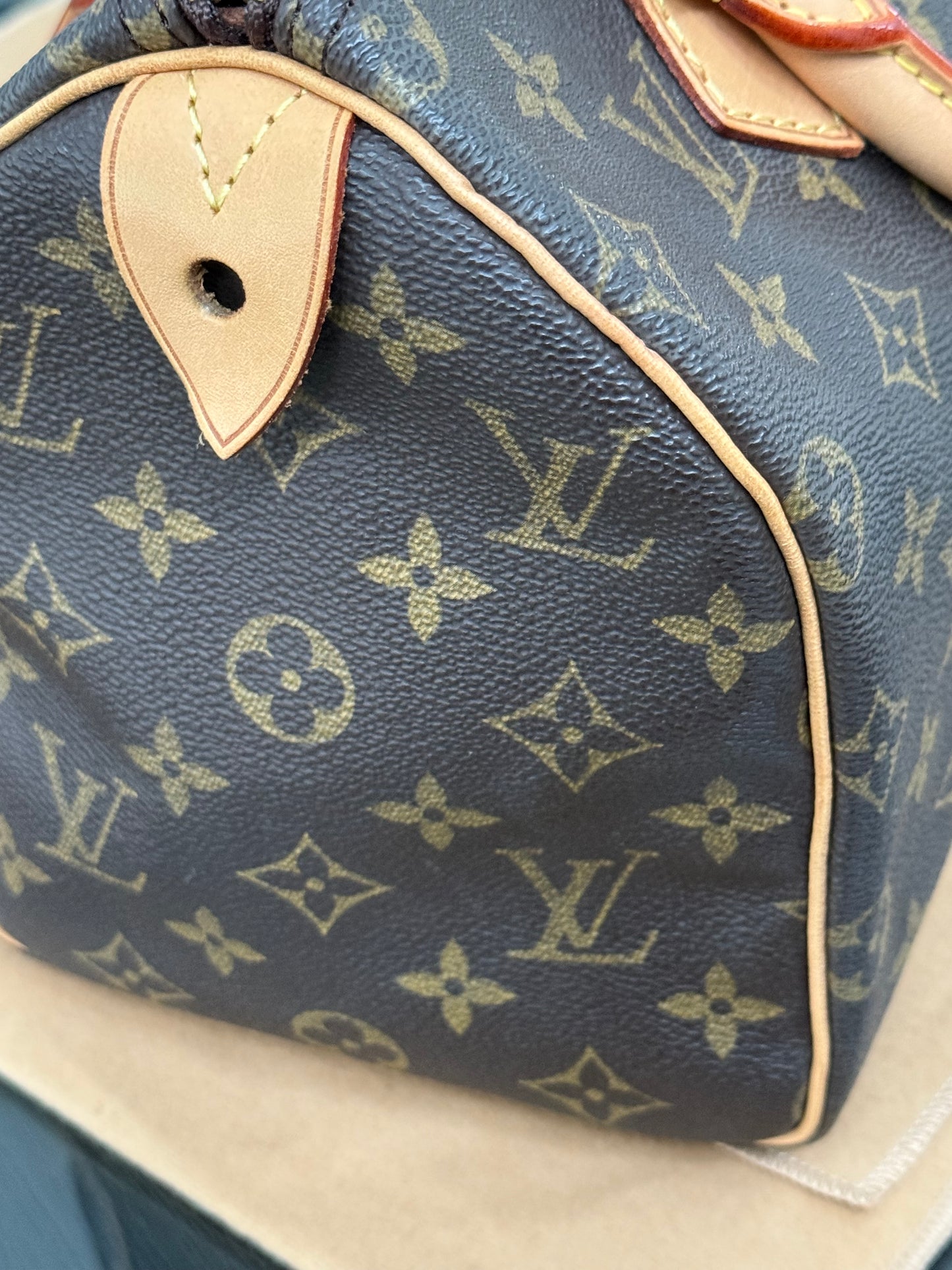 Speedy 25 with π Lock & Key and Dustbag π
Year: 2003