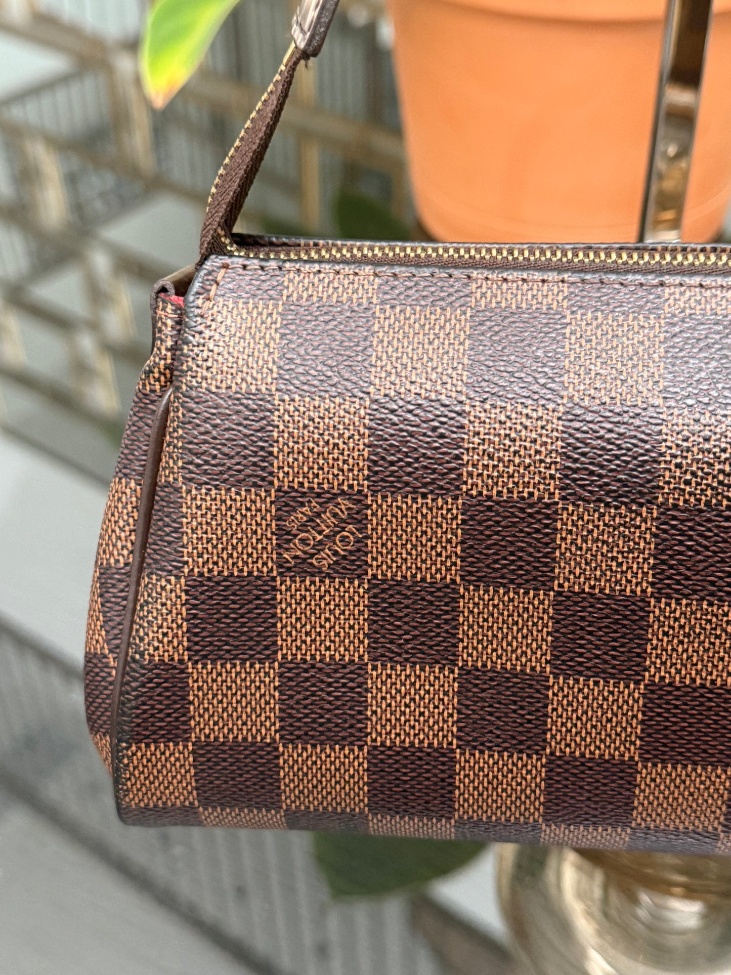 Eva Clutch in DE with Dustbag,Box and Paper bag
๐๏ธ Year: 2015