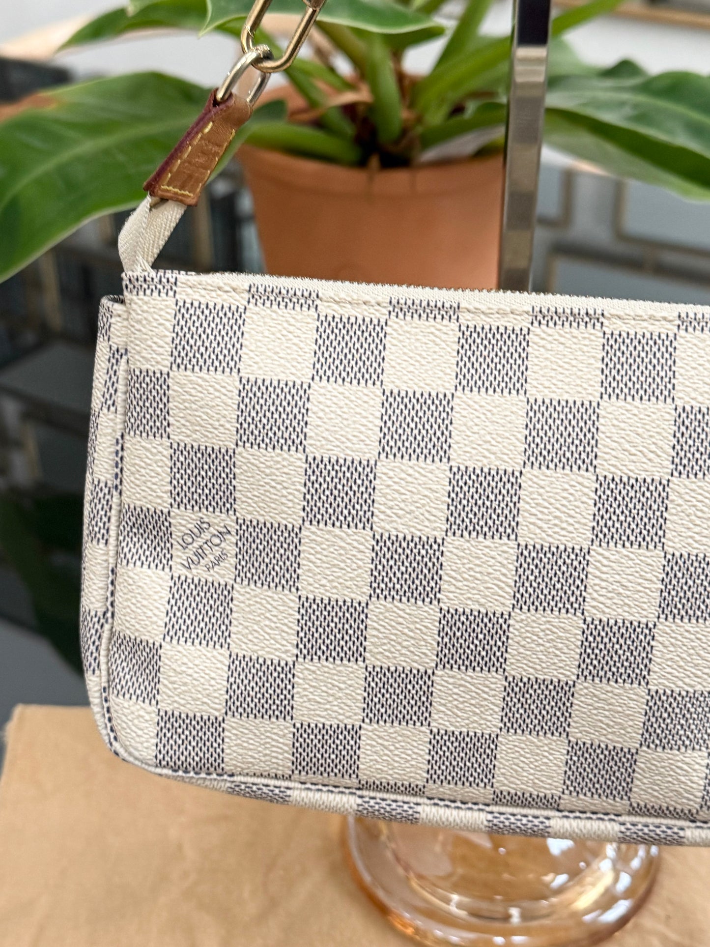 Pochette Accessories in Azur - π
Year: 2007