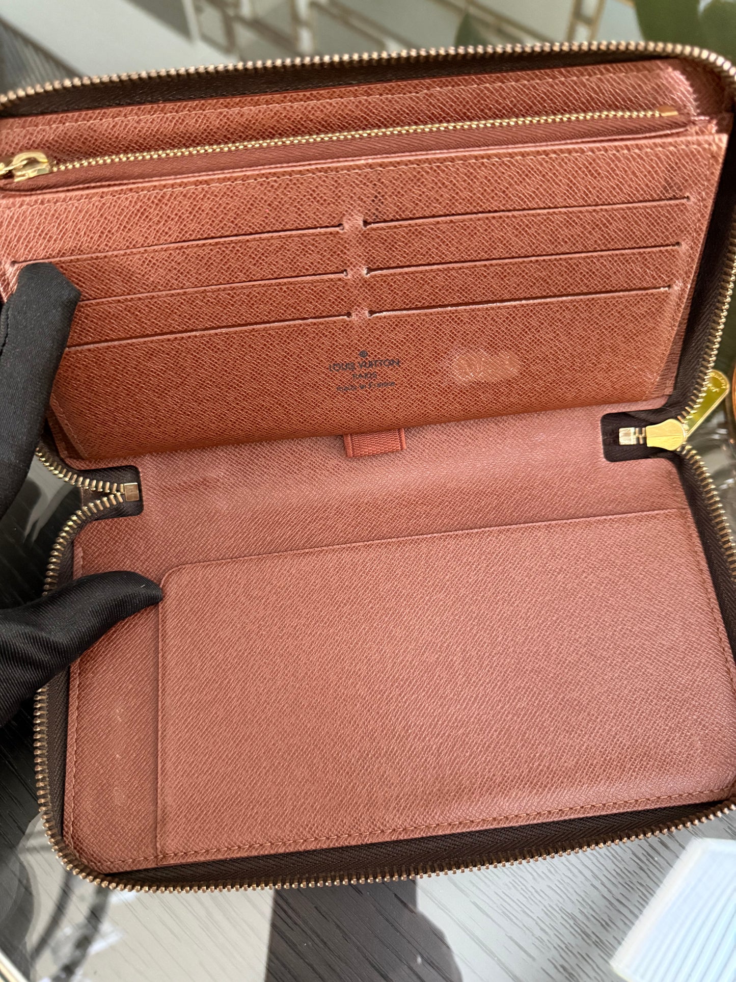 Zippy Wallet Organizer ๐
Year: 2008